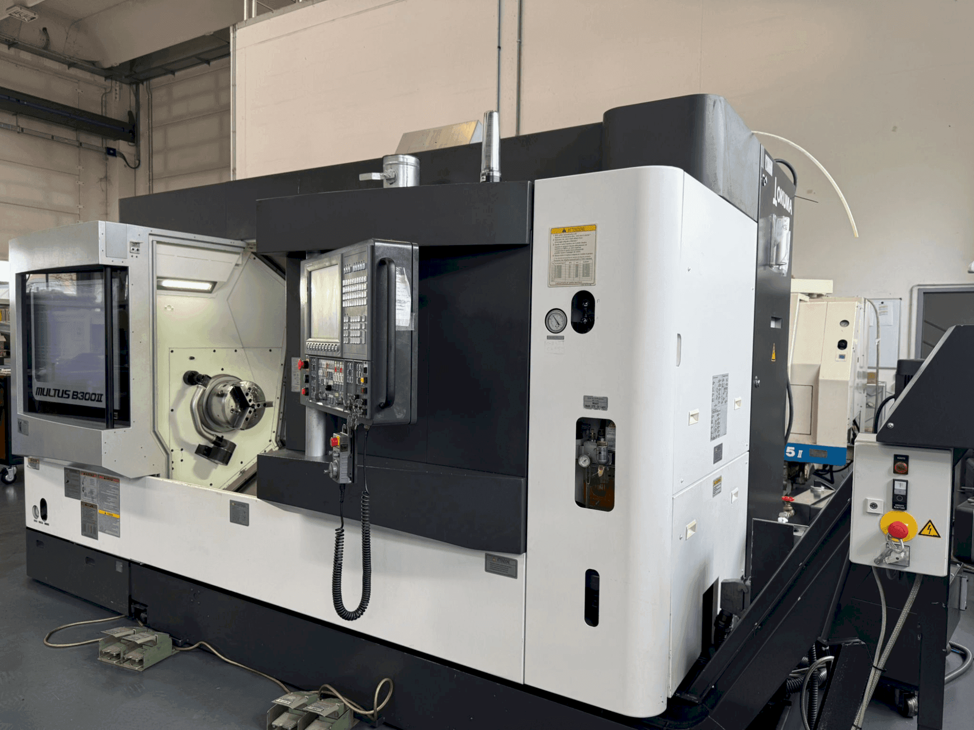 Masina Okuma MULTUS B300II eestvaade
