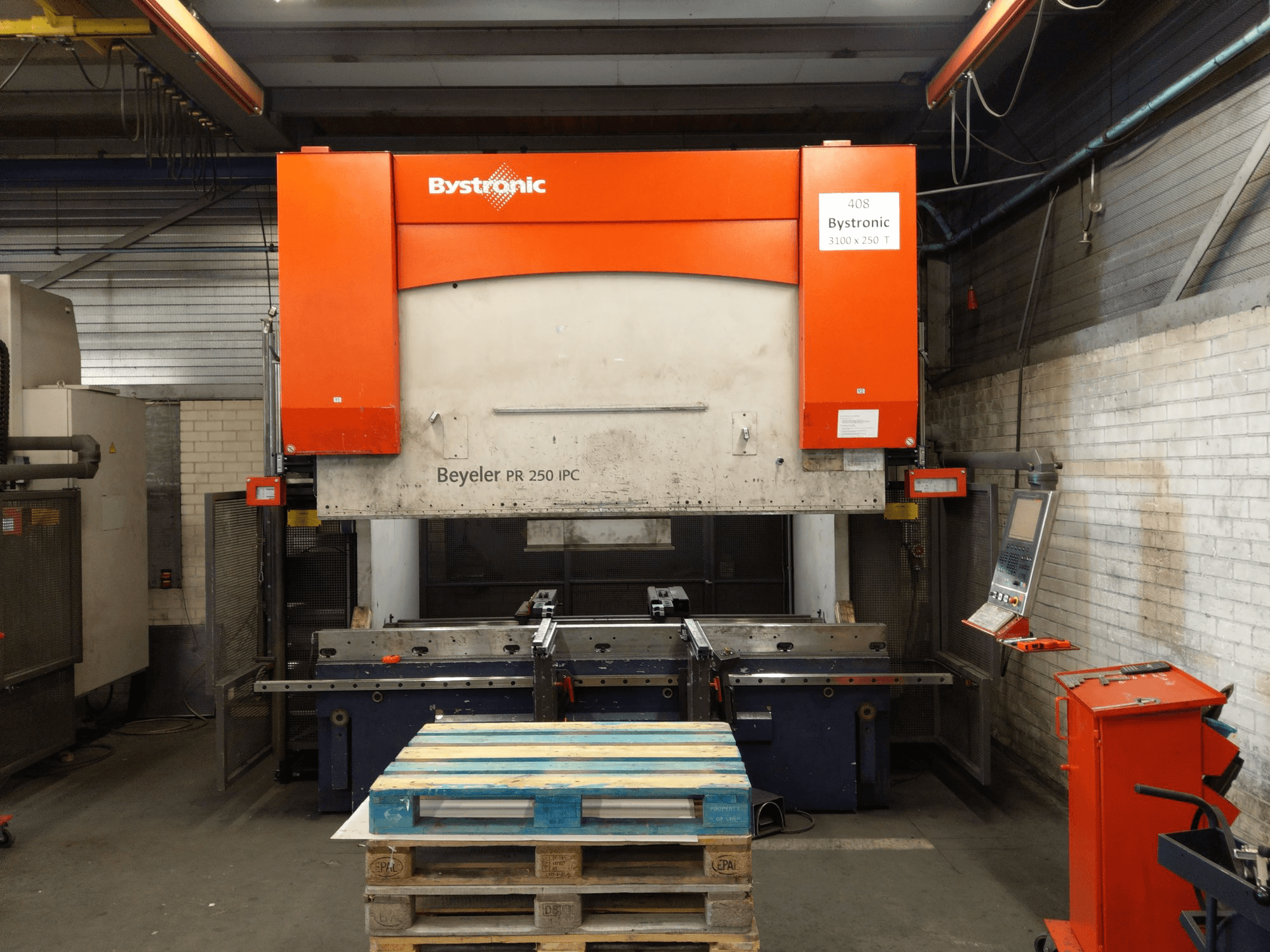 Masina Bystronic PR 250 X 3100 eestvaade