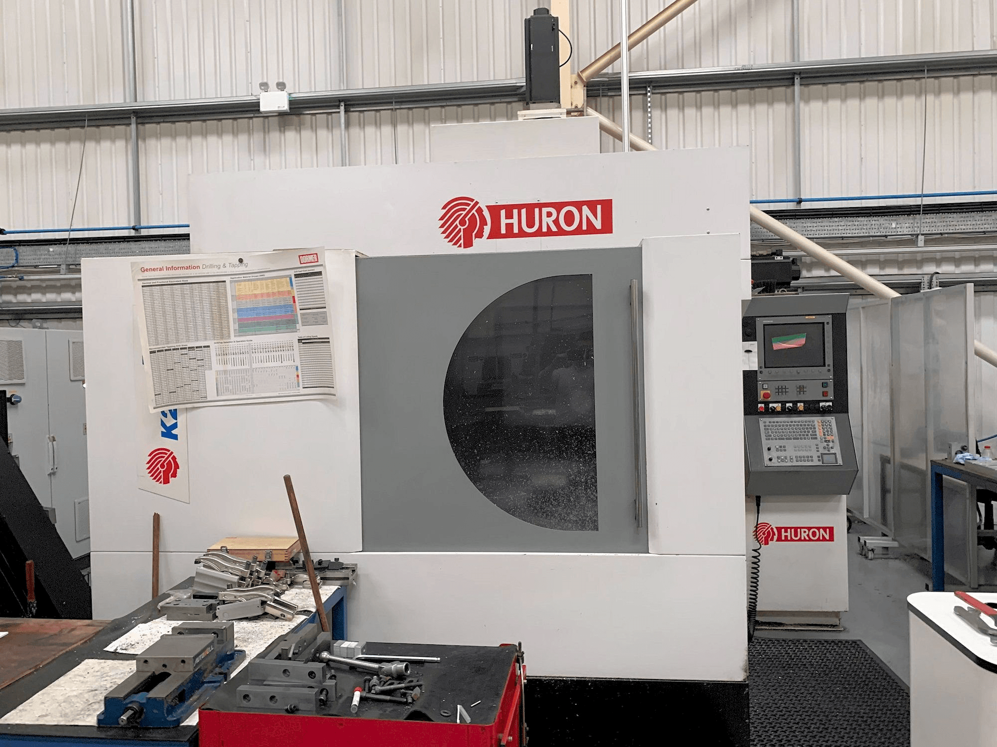 Masina Hurco K2X 10 eestvaade