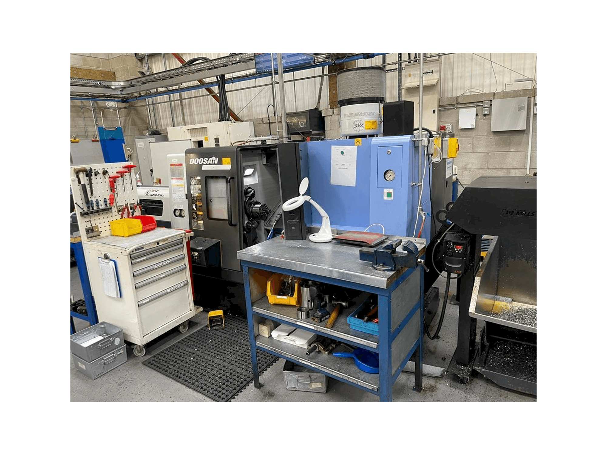 Masina Doosan Lynx 220 LMA eestvaade