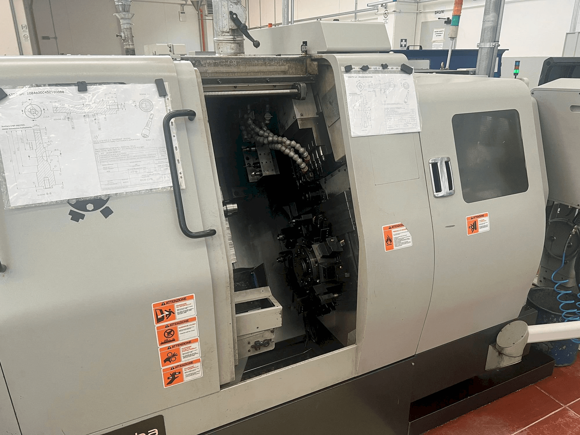 Masina Hanwha STL 38 H eestvaade