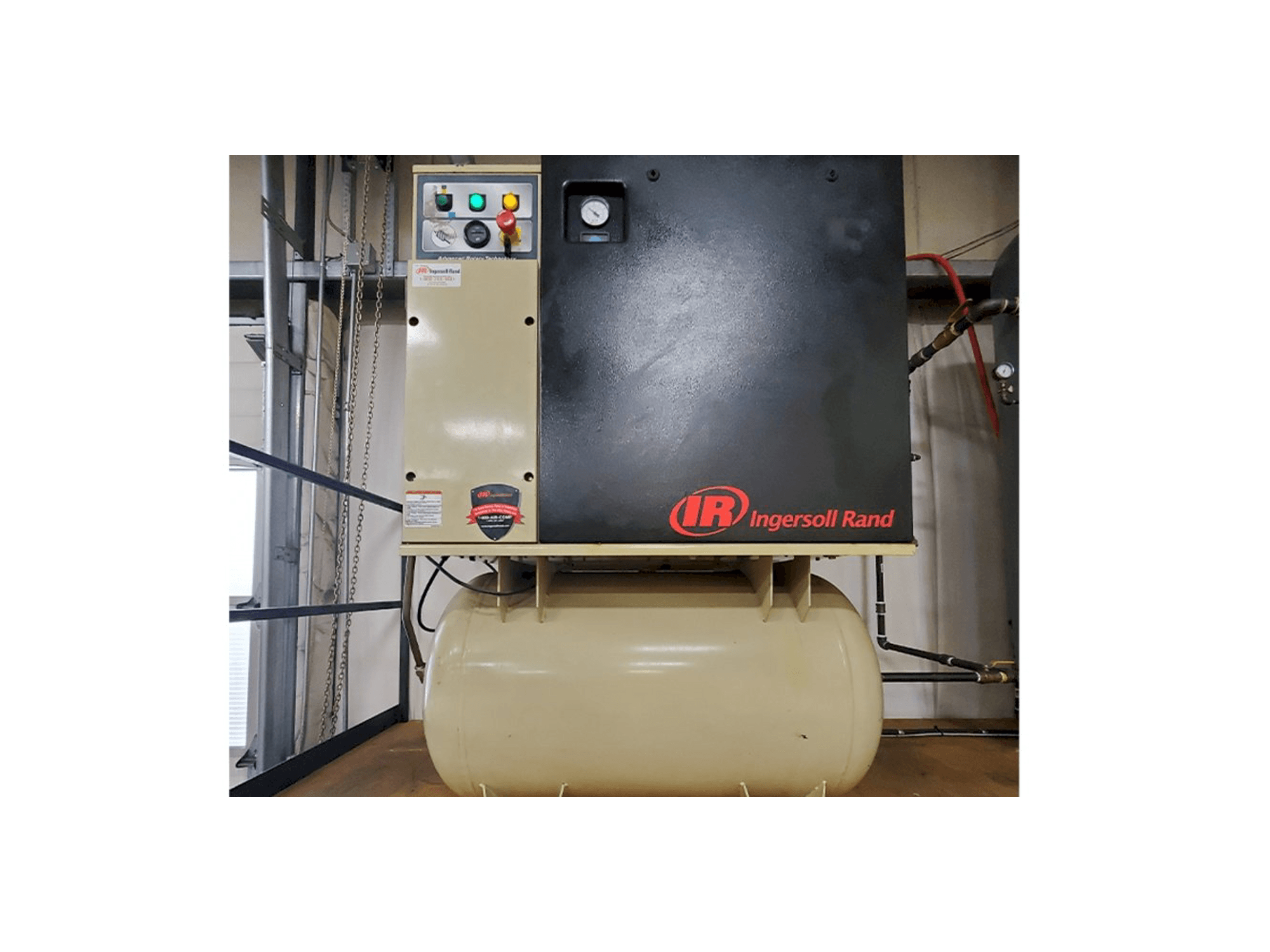 Masina Ingersoll Rand UP6-15cTAS-125 eestvaade