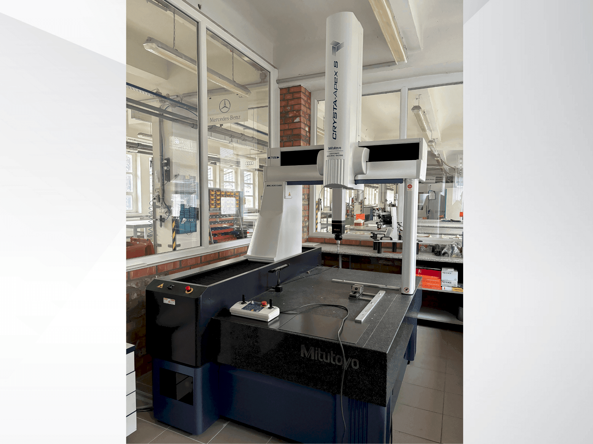 Masina Mitutoyo CRYSTA-Apex S7106 eestvaade