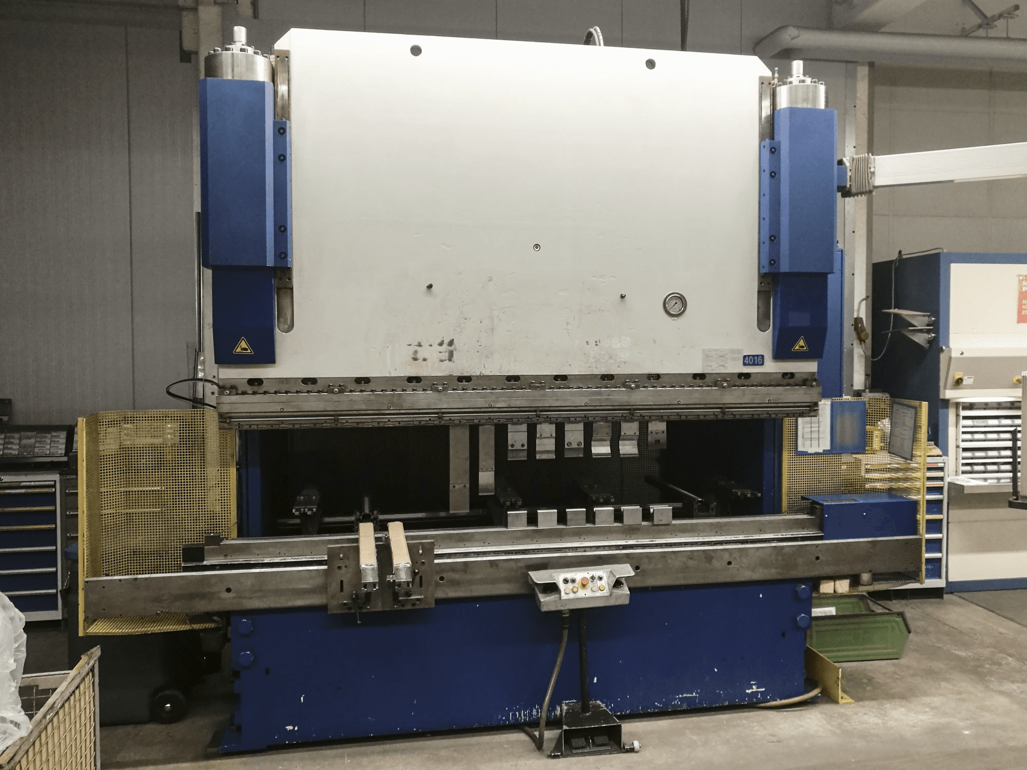 Masina HAEMMERLE AP 200-3100 eestvaade