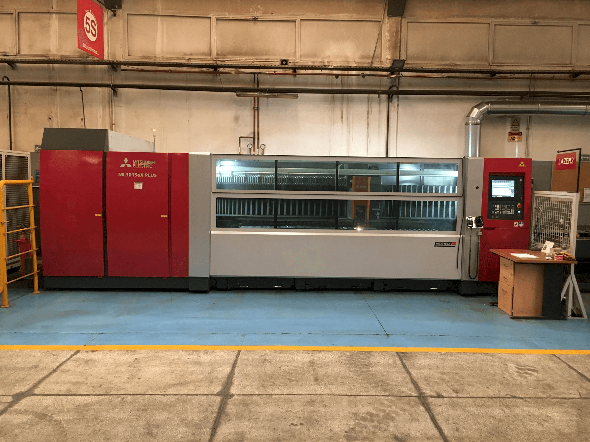 Masina Mitsubishi MI3015eX-Plus eestvaade