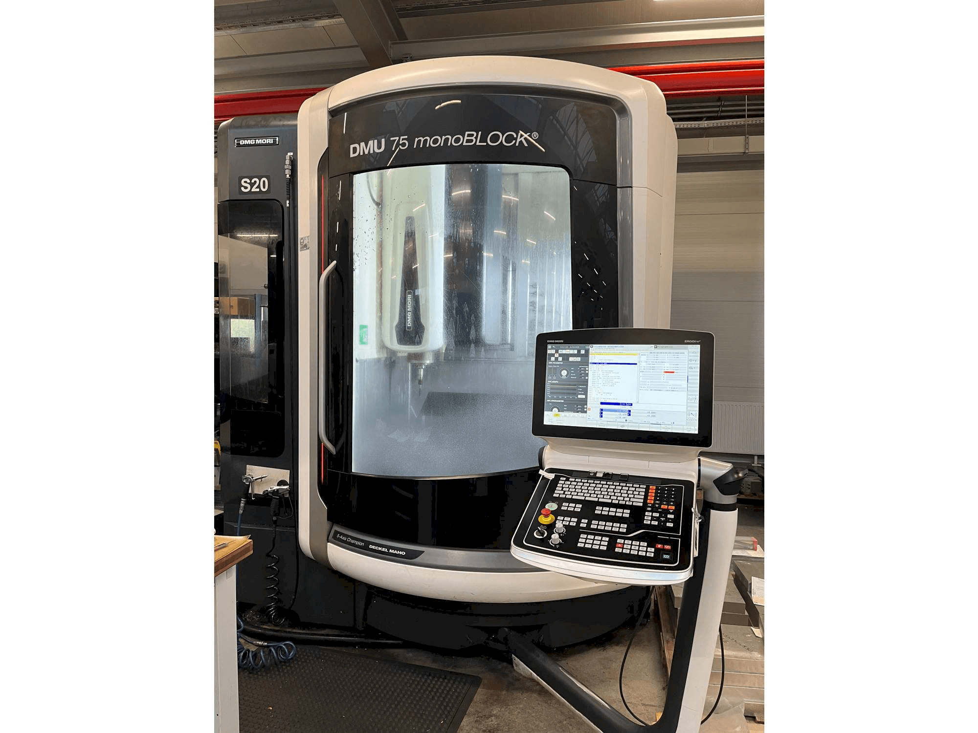 Masina DMG MORI DMU 75 monoBLOCK eestvaade