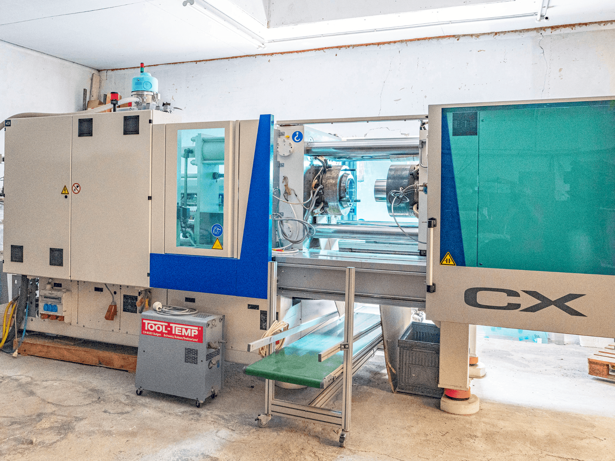 Masina Krauss Maffei KM 200 CX 1400 MC5 eestvaade