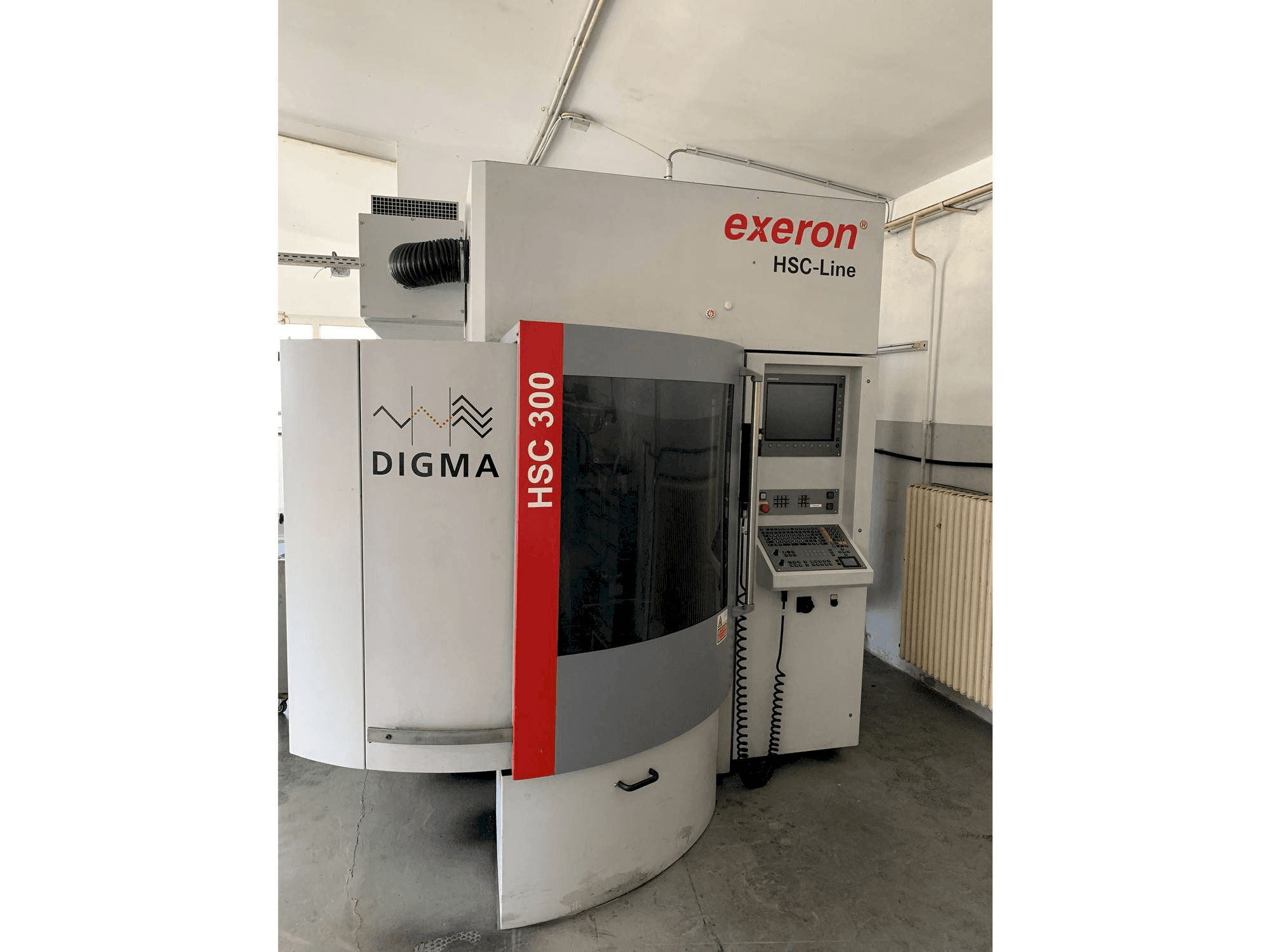 Masina Exeron HSC 300P eestvaade