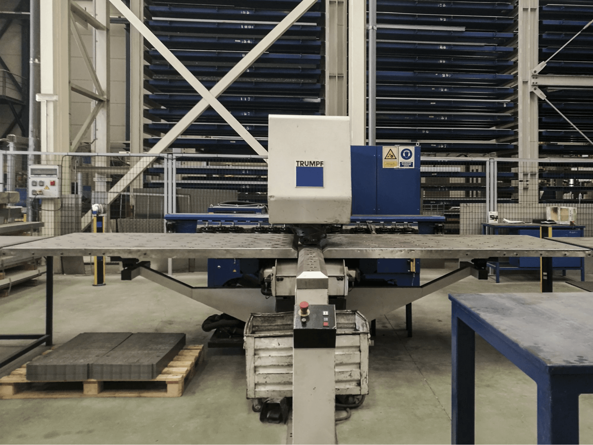 Masina Trumpf Trumatic 200 eestvaade