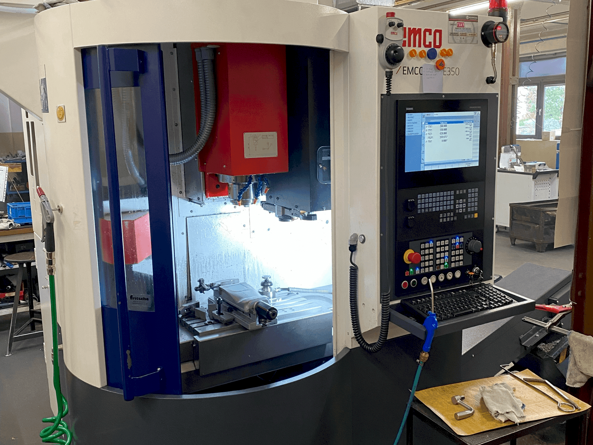 Masina EMCO Emcomill E350 eestvaade