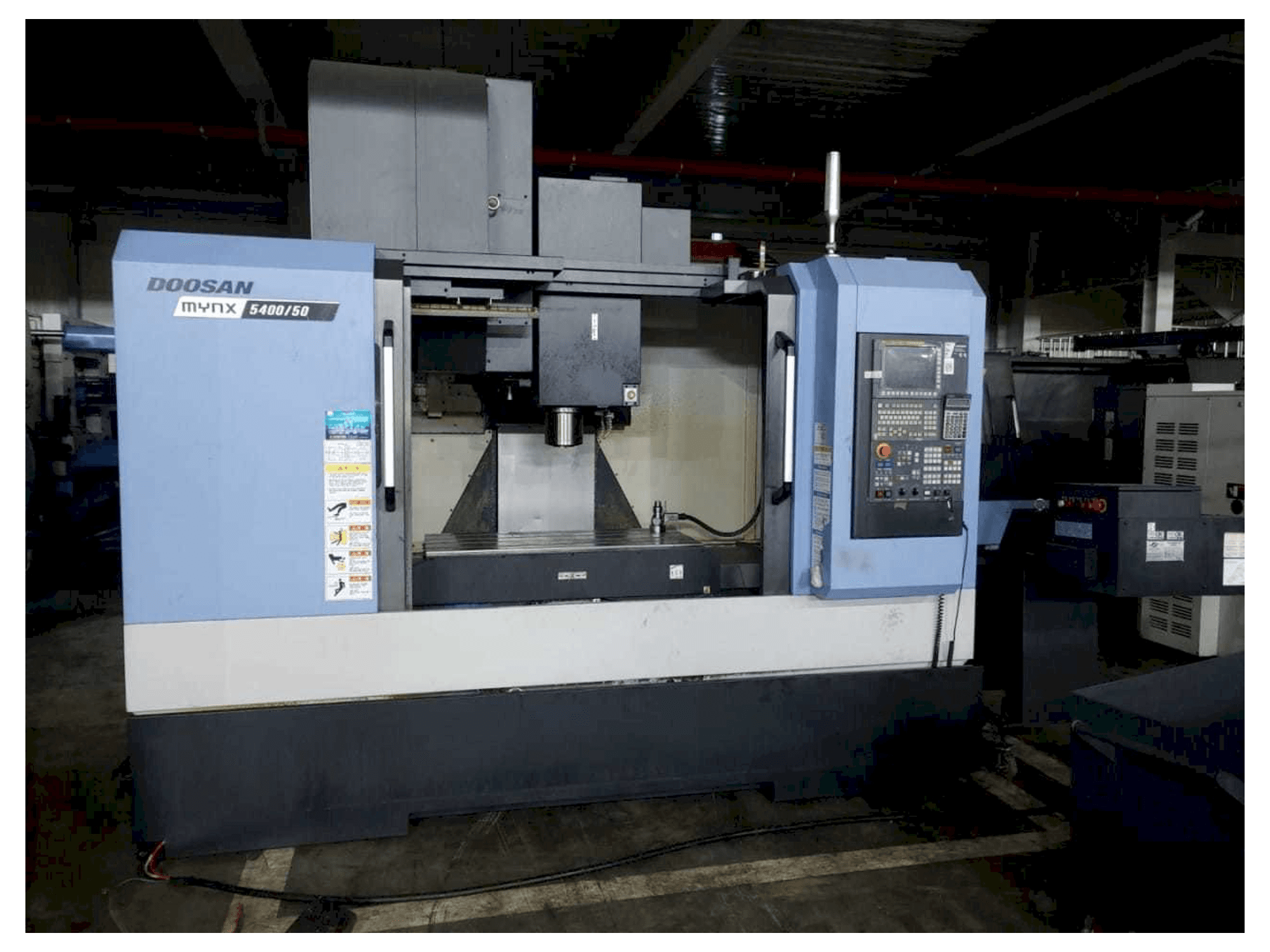 Masina Doosan MYNX 5400/50 eestvaade