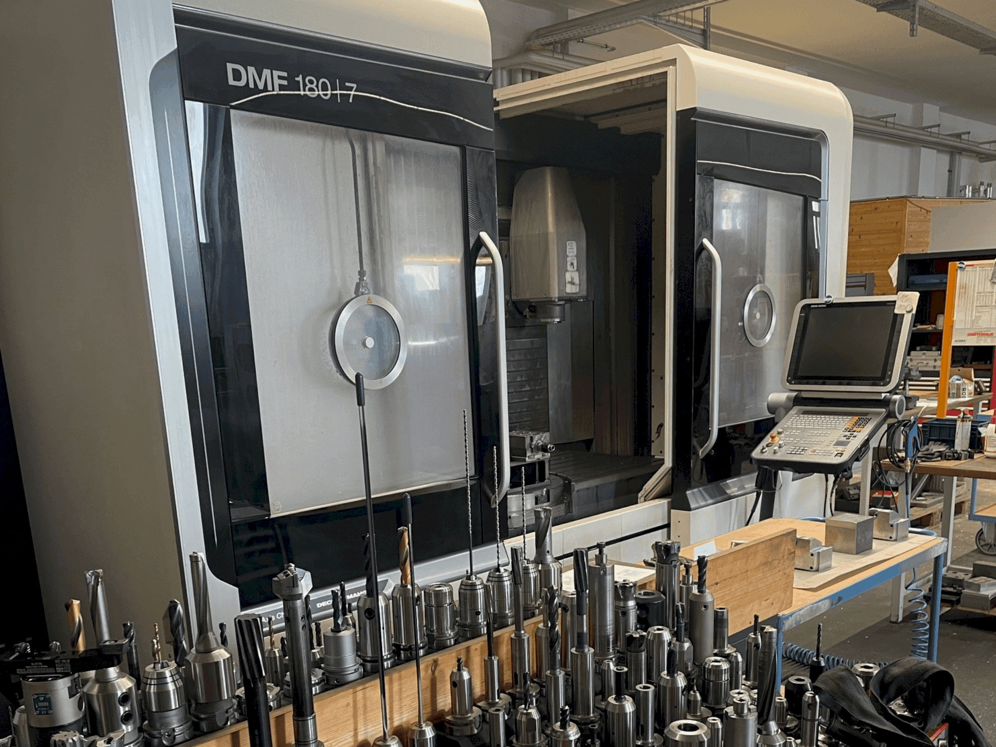Masina DMG MORI DMF 180/7 eestvaade