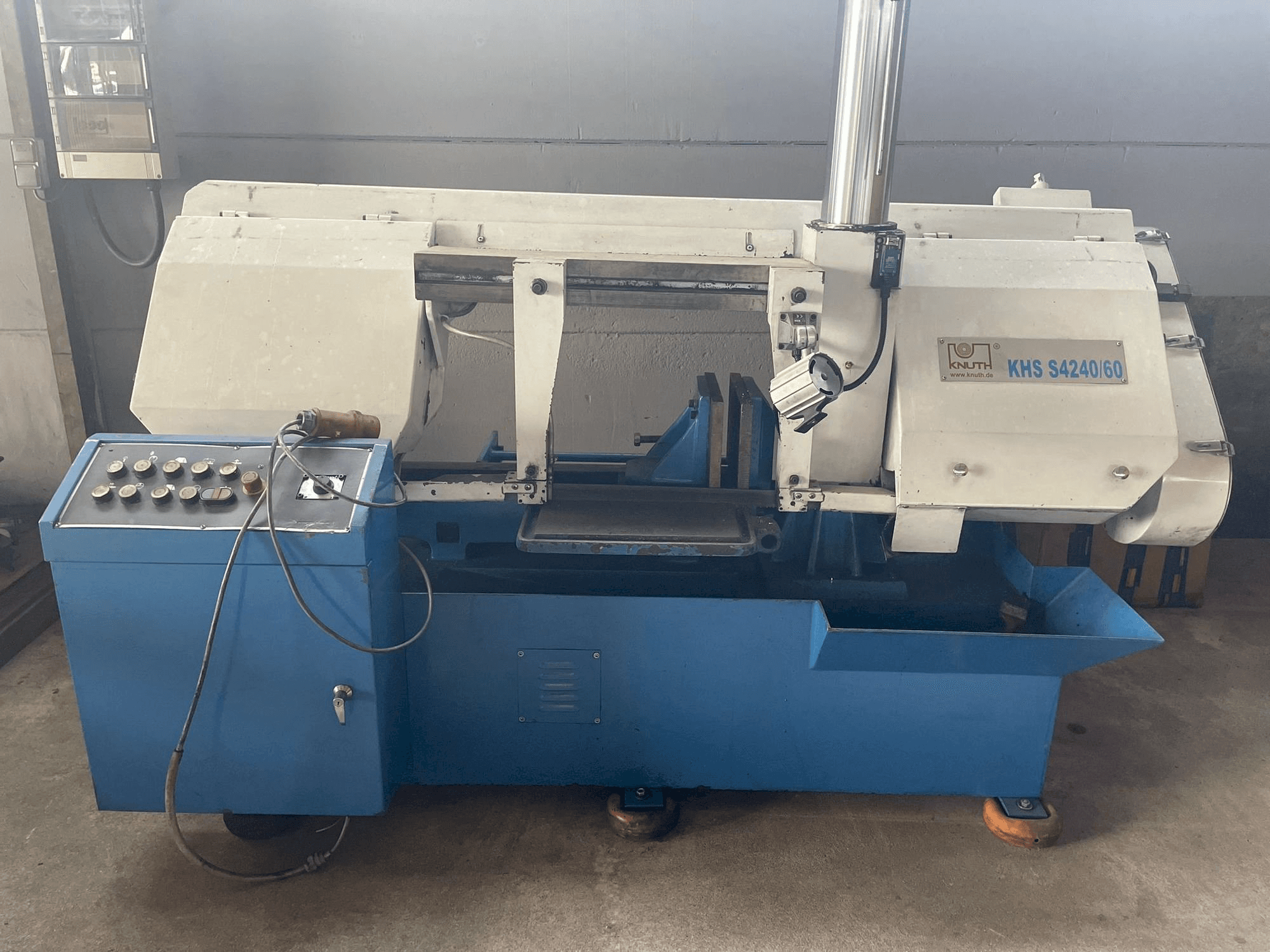 Masina KNUTH KHS S4240/60 eestvaade