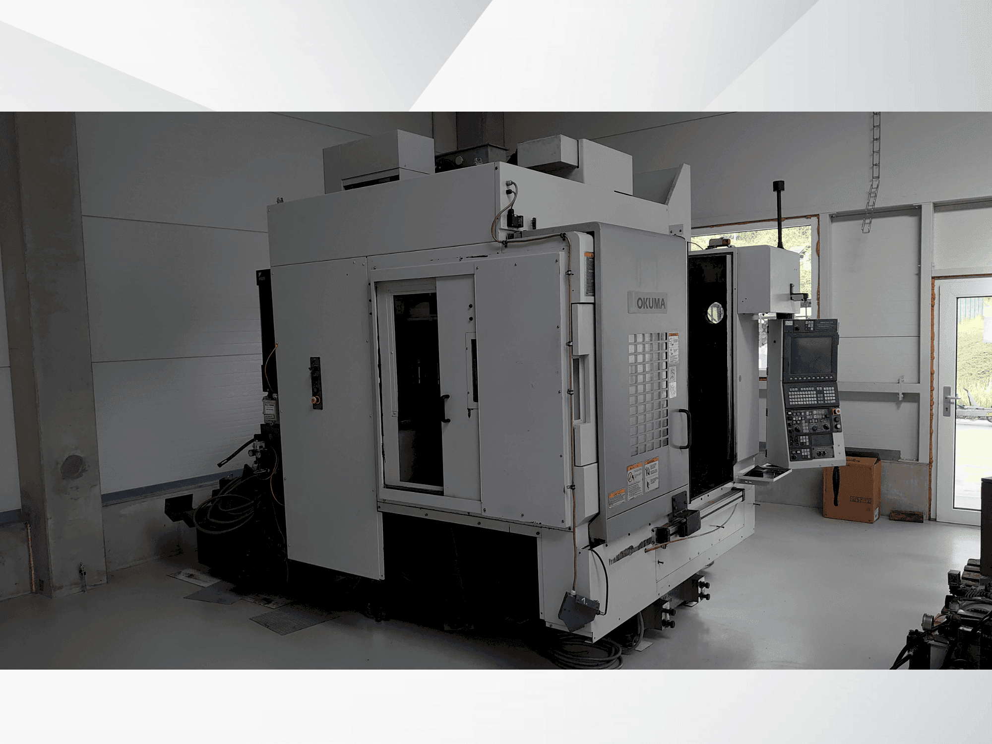 Masina Okuma MU-400VA eestvaade