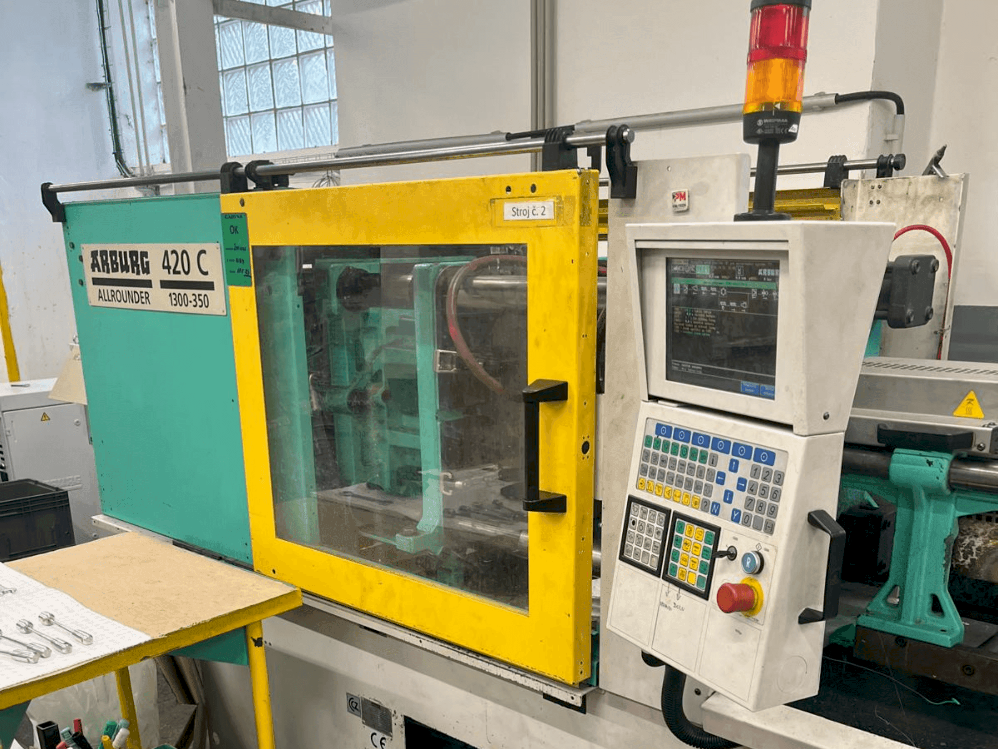 Masina Arburg Allrounder 420 C 1300-350 eestvaade
