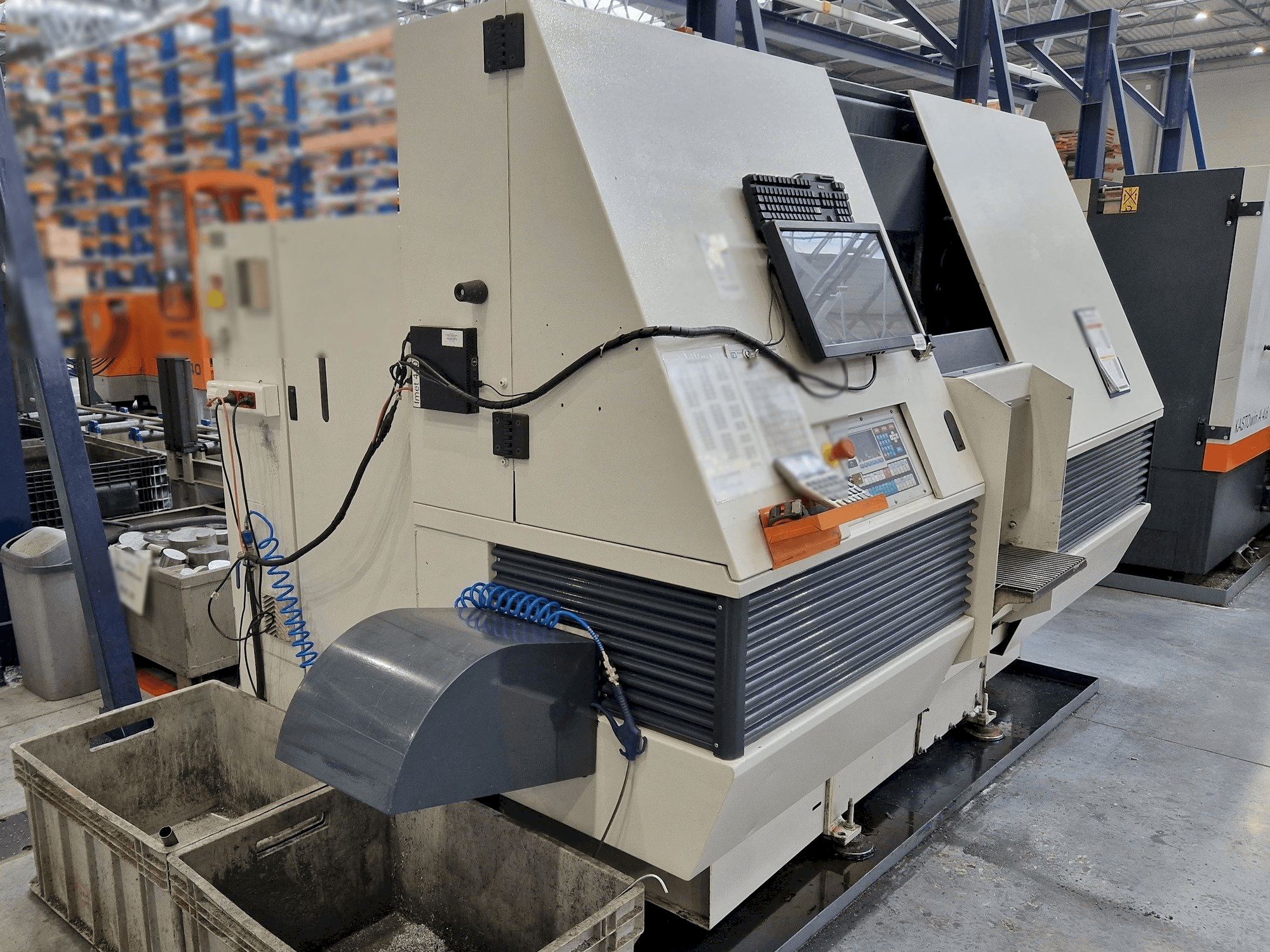 Masina Imet X-TECH 410 eestvaade