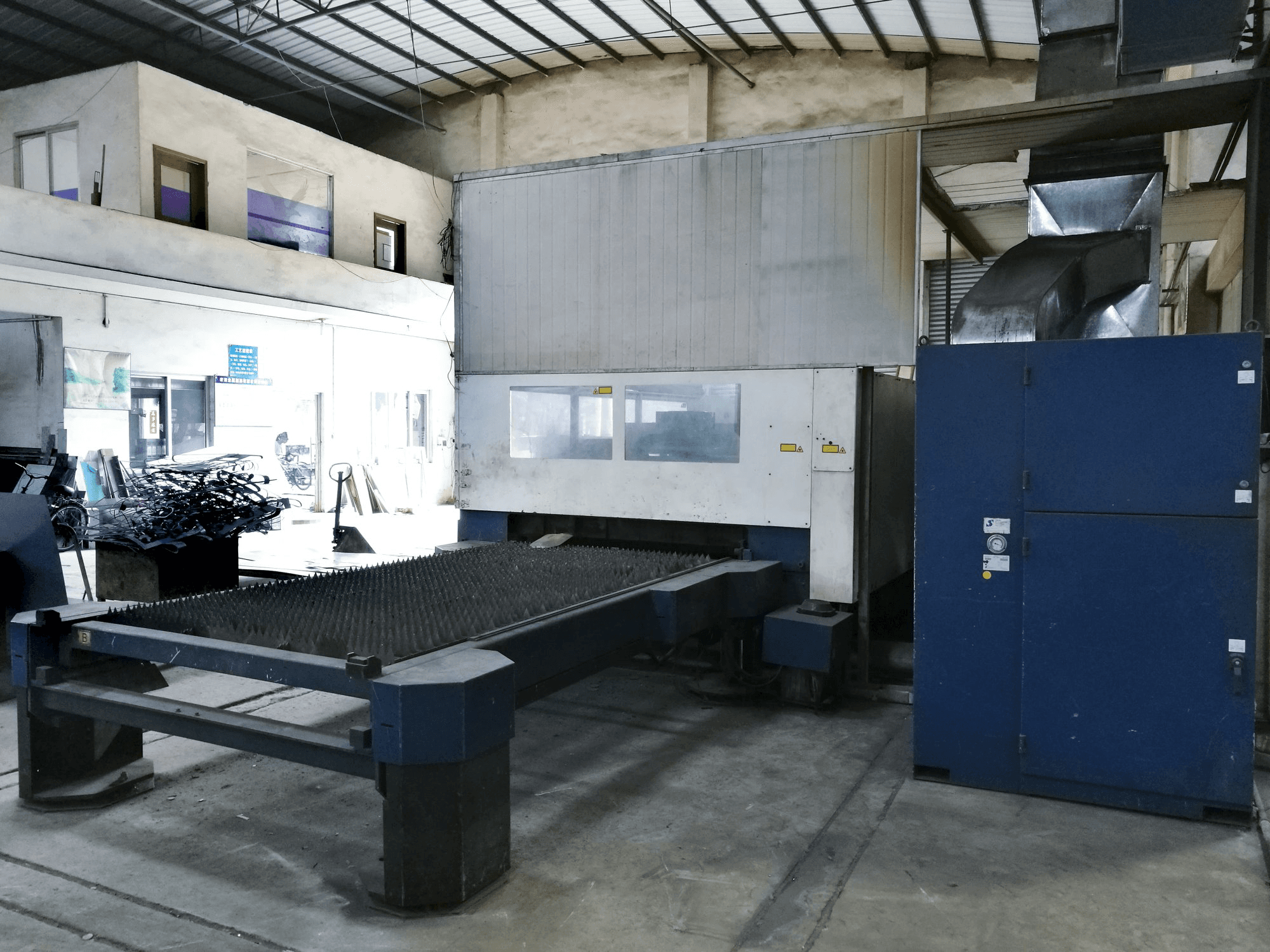 Masinavaade Trumpf TruLaser L3030 paremalt