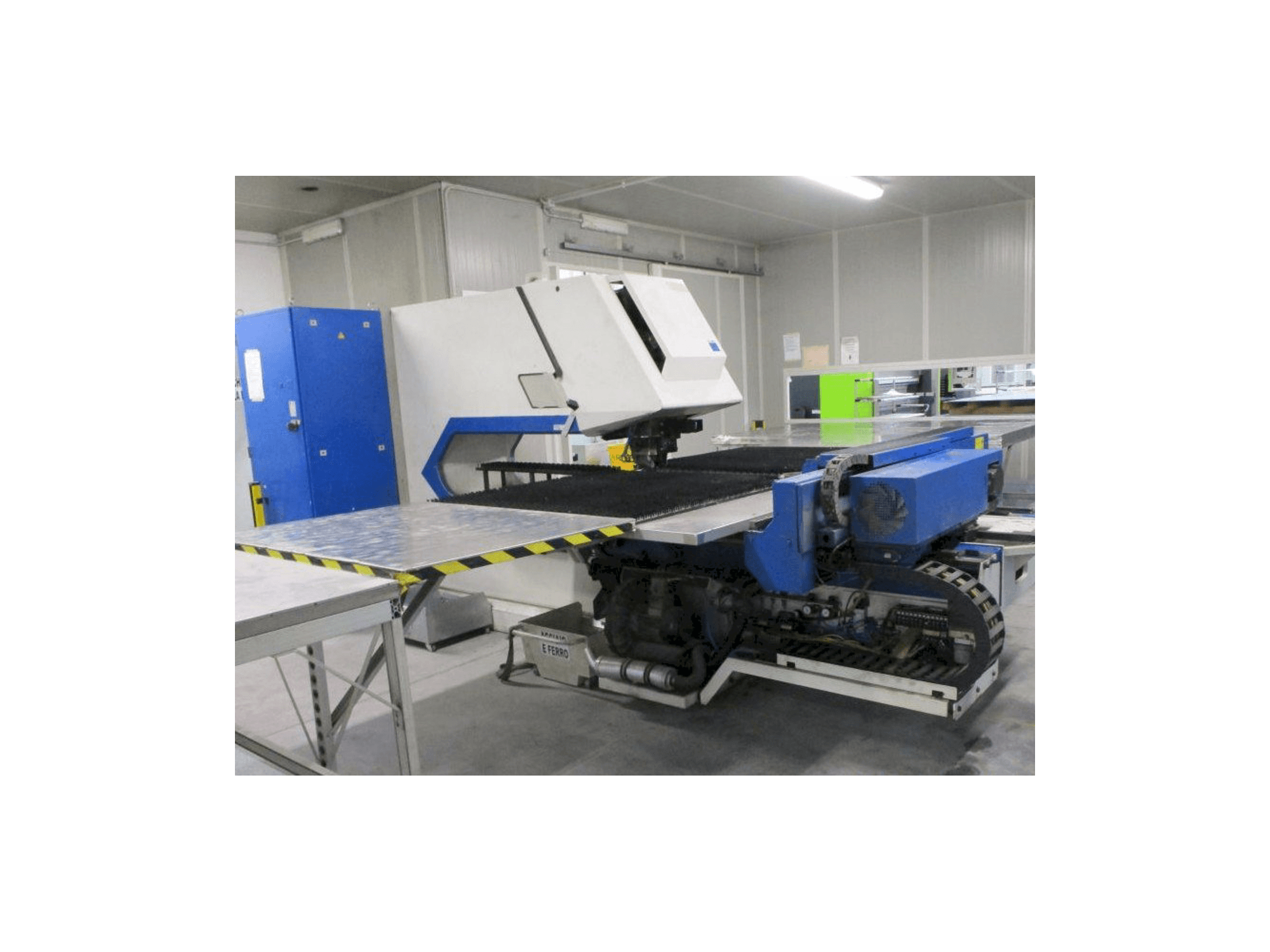 Masina Trumpf Trumatic 2000R eestvaade