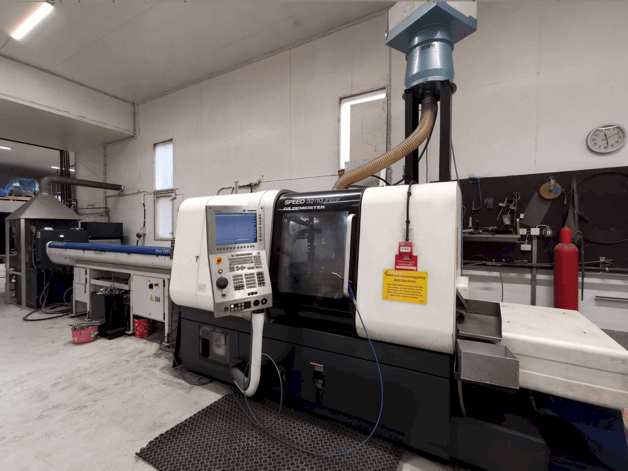 Masina Gildemeister Speed 32-10 linear eestvaade