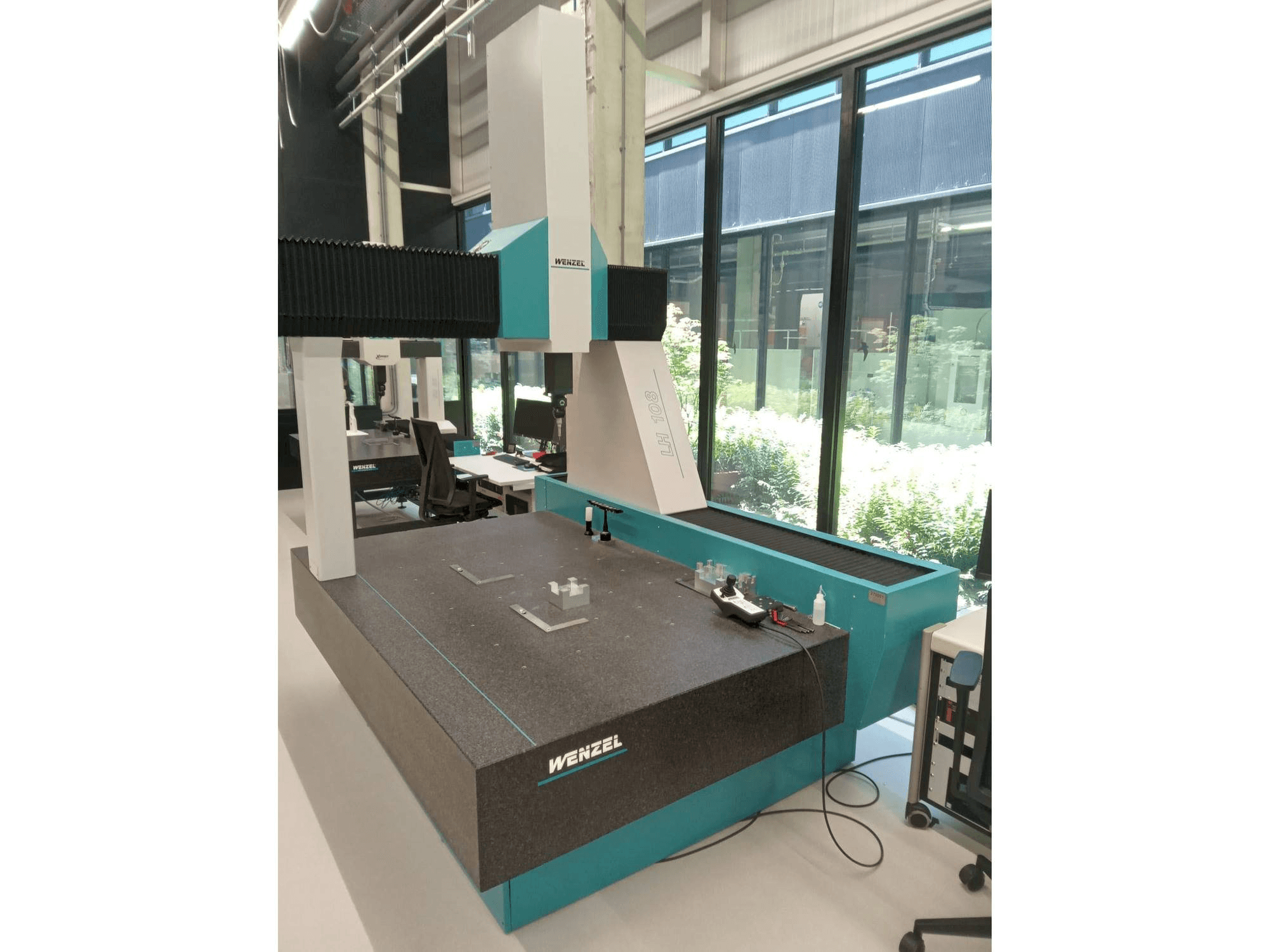 Masina Wenzel LH-108 eestvaade