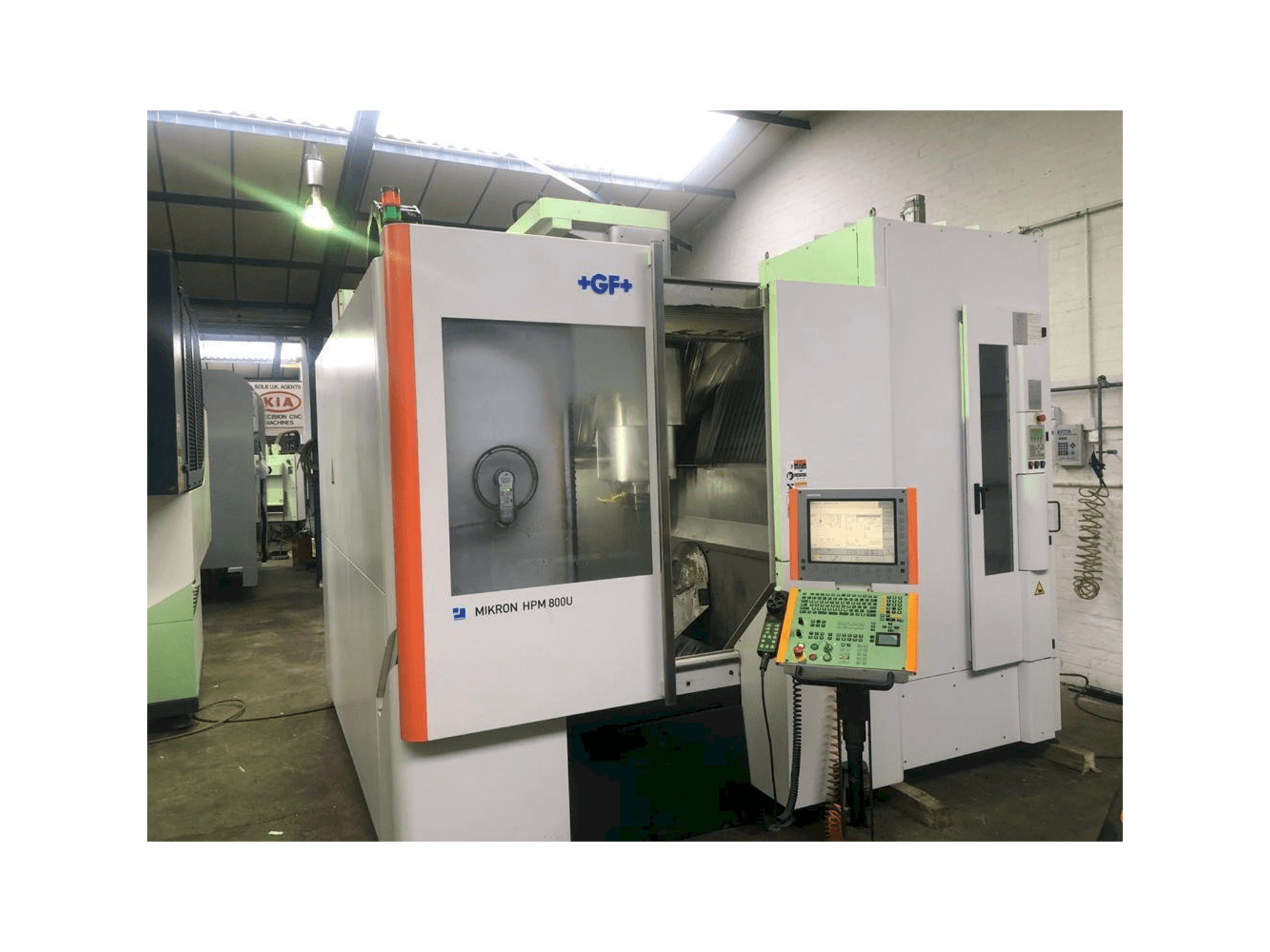 Masina MIKRON HPM 800U eestvaade