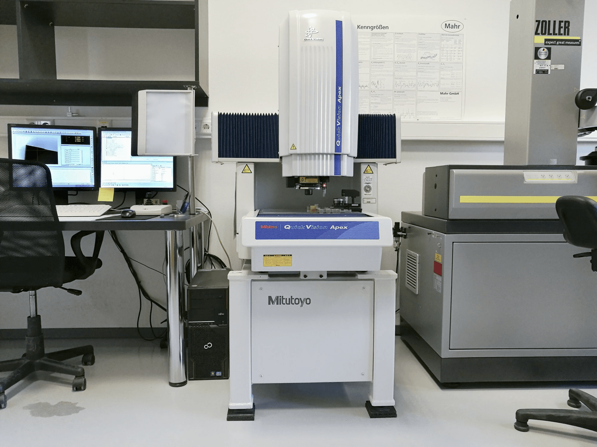 Masina Mitutoyo QVT1-X302PIL-C eestvaade