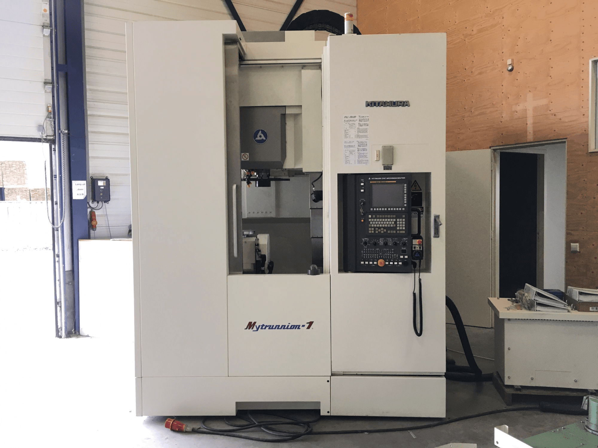 Masina Kitamura Mytrunnion-1 eestvaade