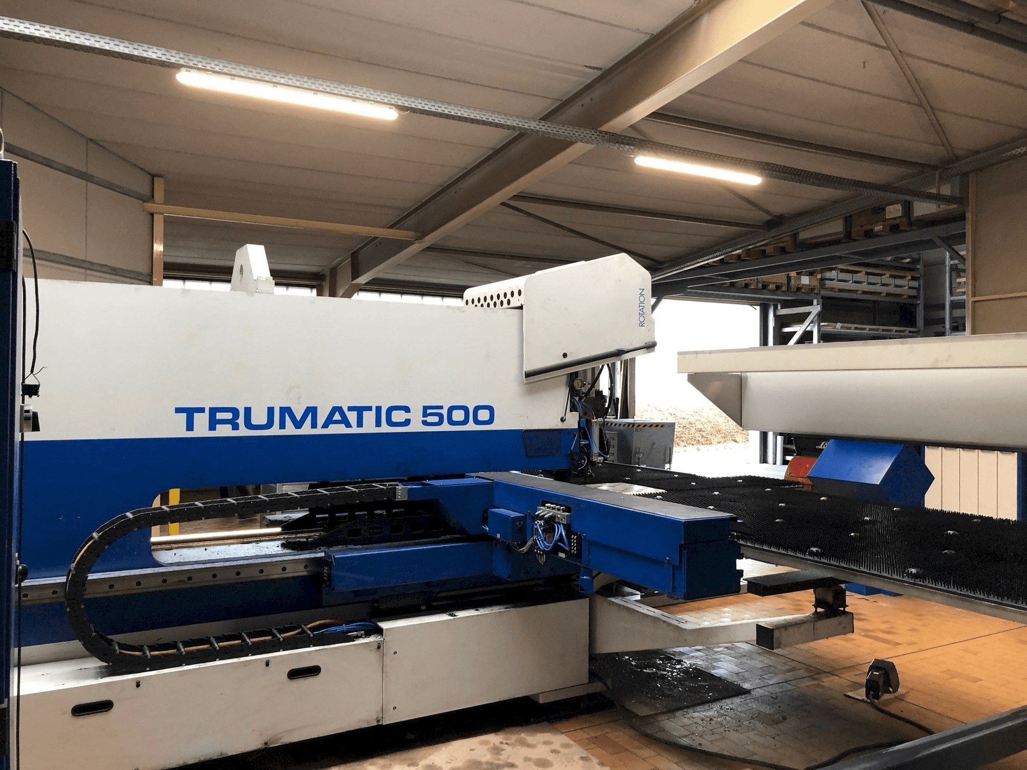 Masina Trumpf Trumatic 500 eestvaade