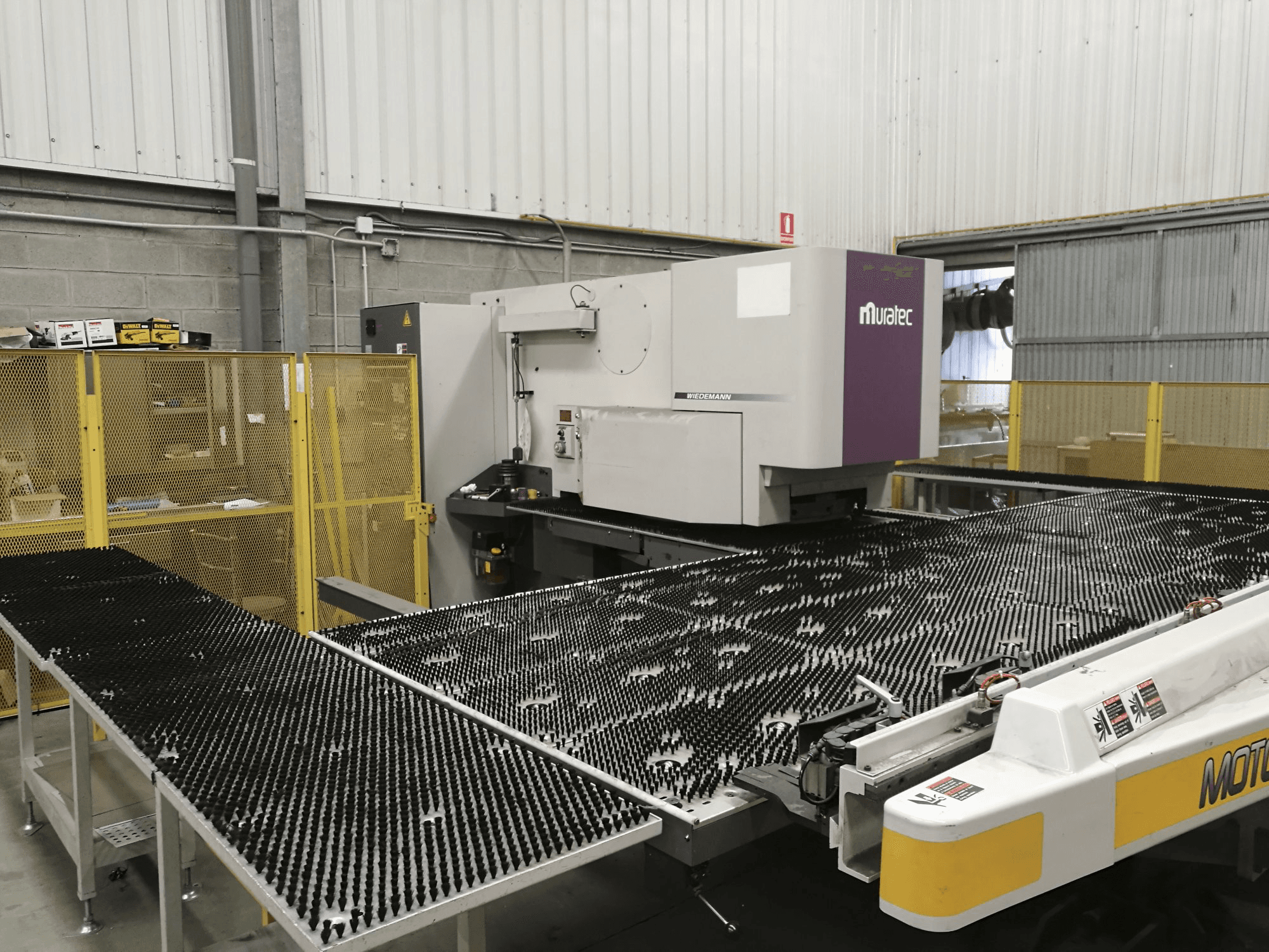 Masinavaade Murata Wiedemann M-2558-T vasakult