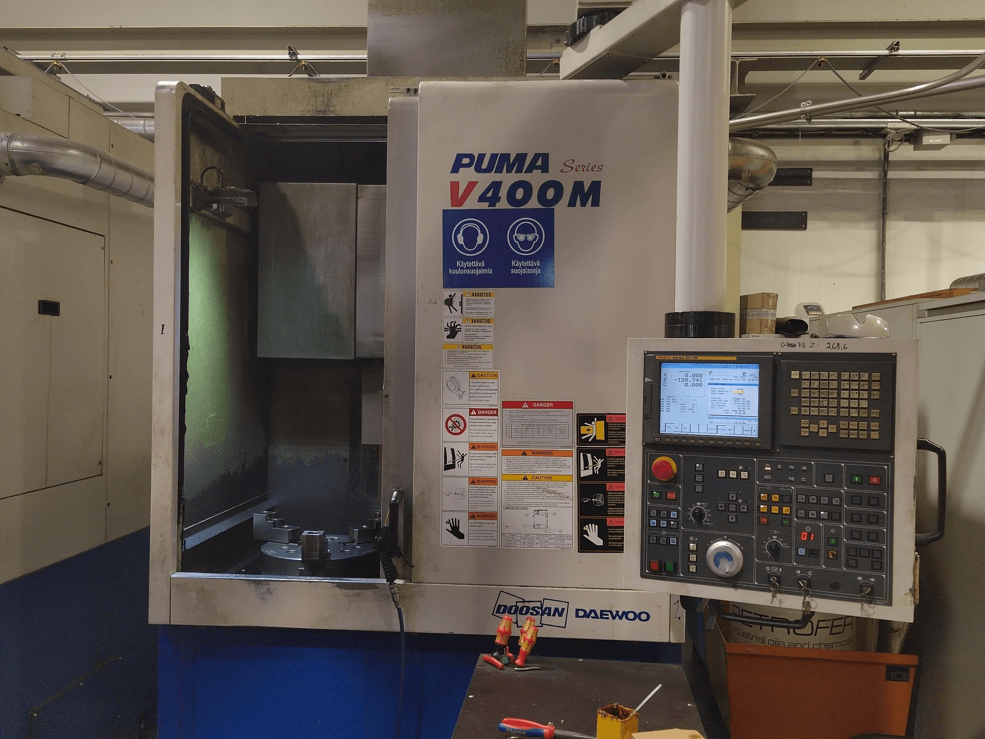 Masina Doosan Puma V400M eestvaade