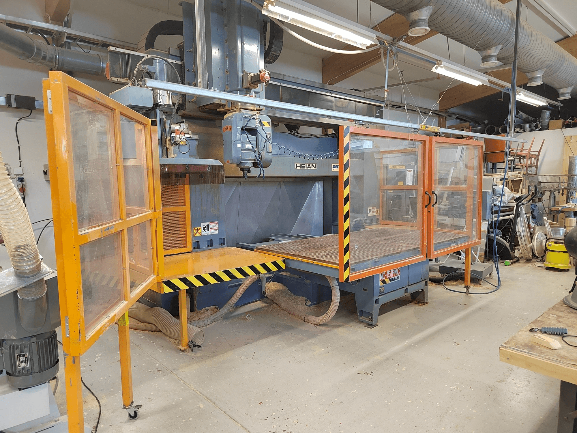 Masina HEIAN NC 151 eestvaade