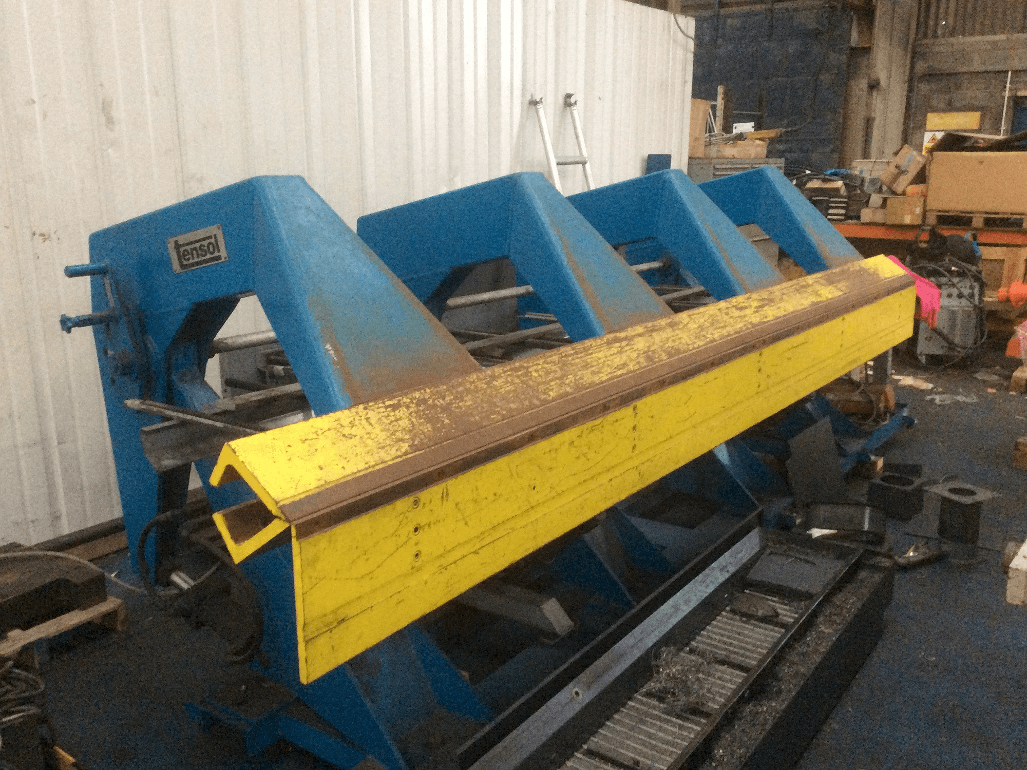 Masina Tensol P200-4 eestvaade