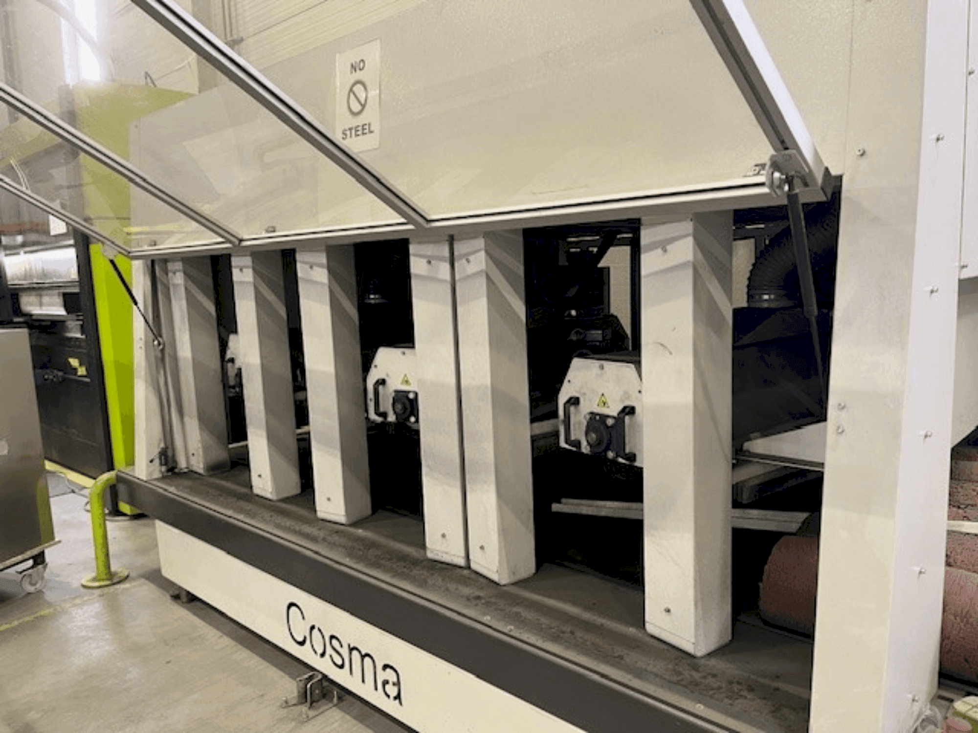 Masina COSMA 1300 2B V10D1B+C eestvaade