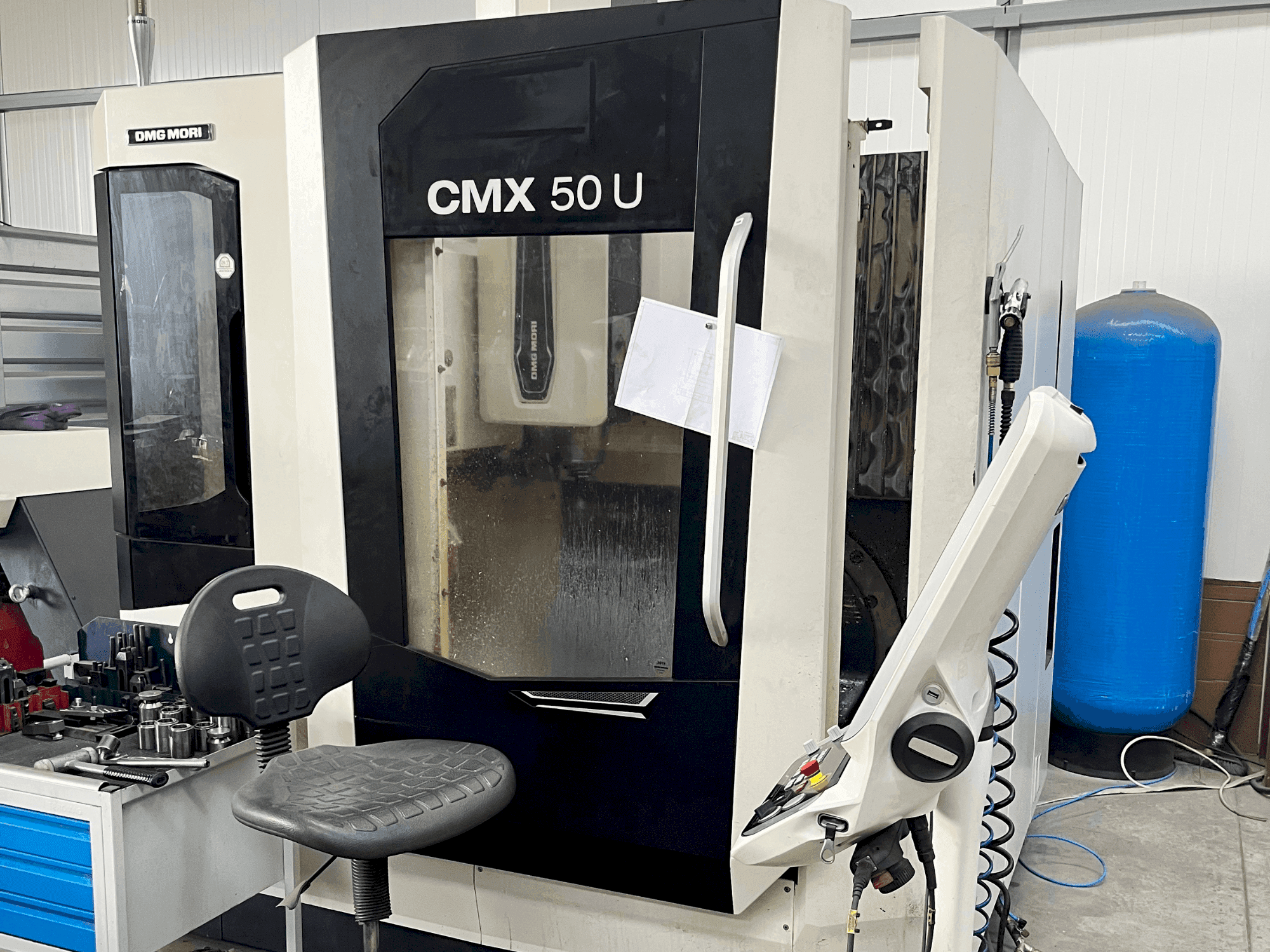 Masina DMG MORI CMX 50 U eestvaade