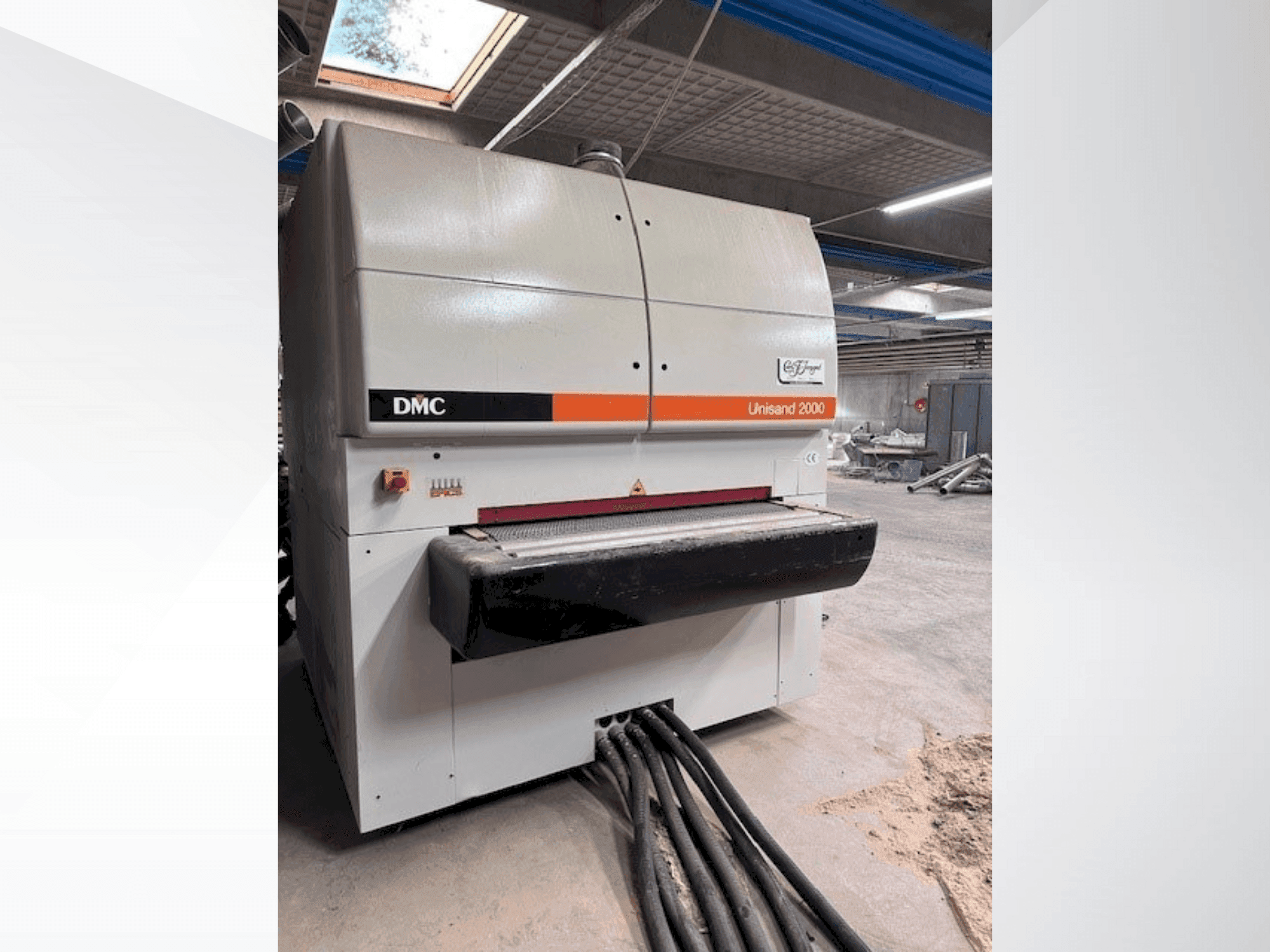 Masina DMC US 2000 M4 eestvaade