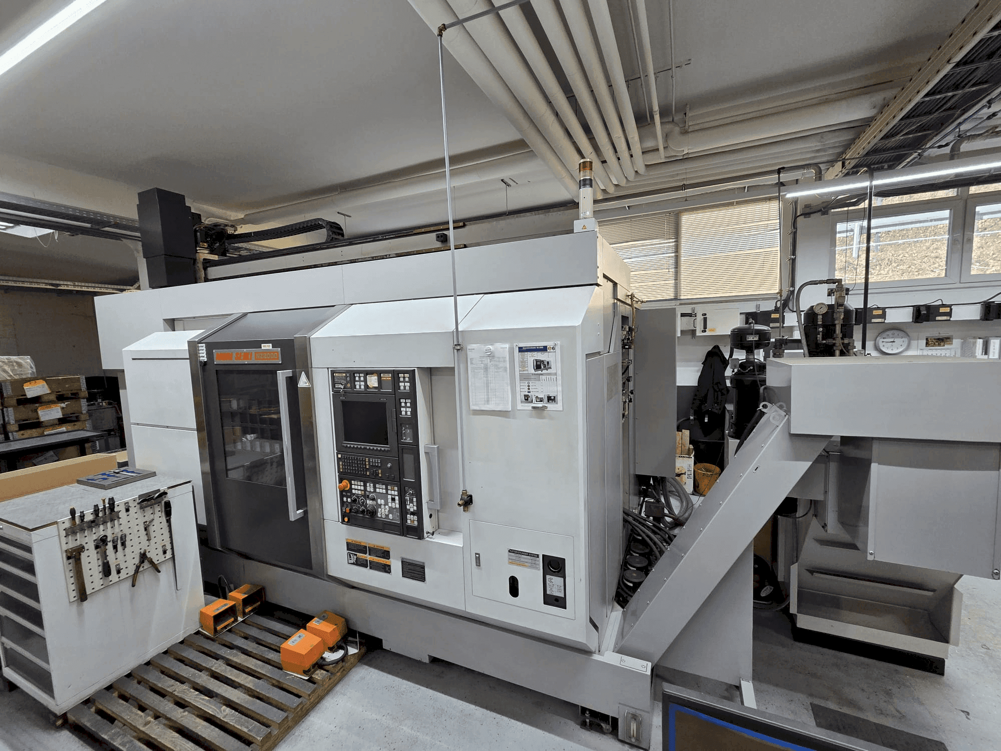 Masina DMG Seiki NZ2000 eestvaade