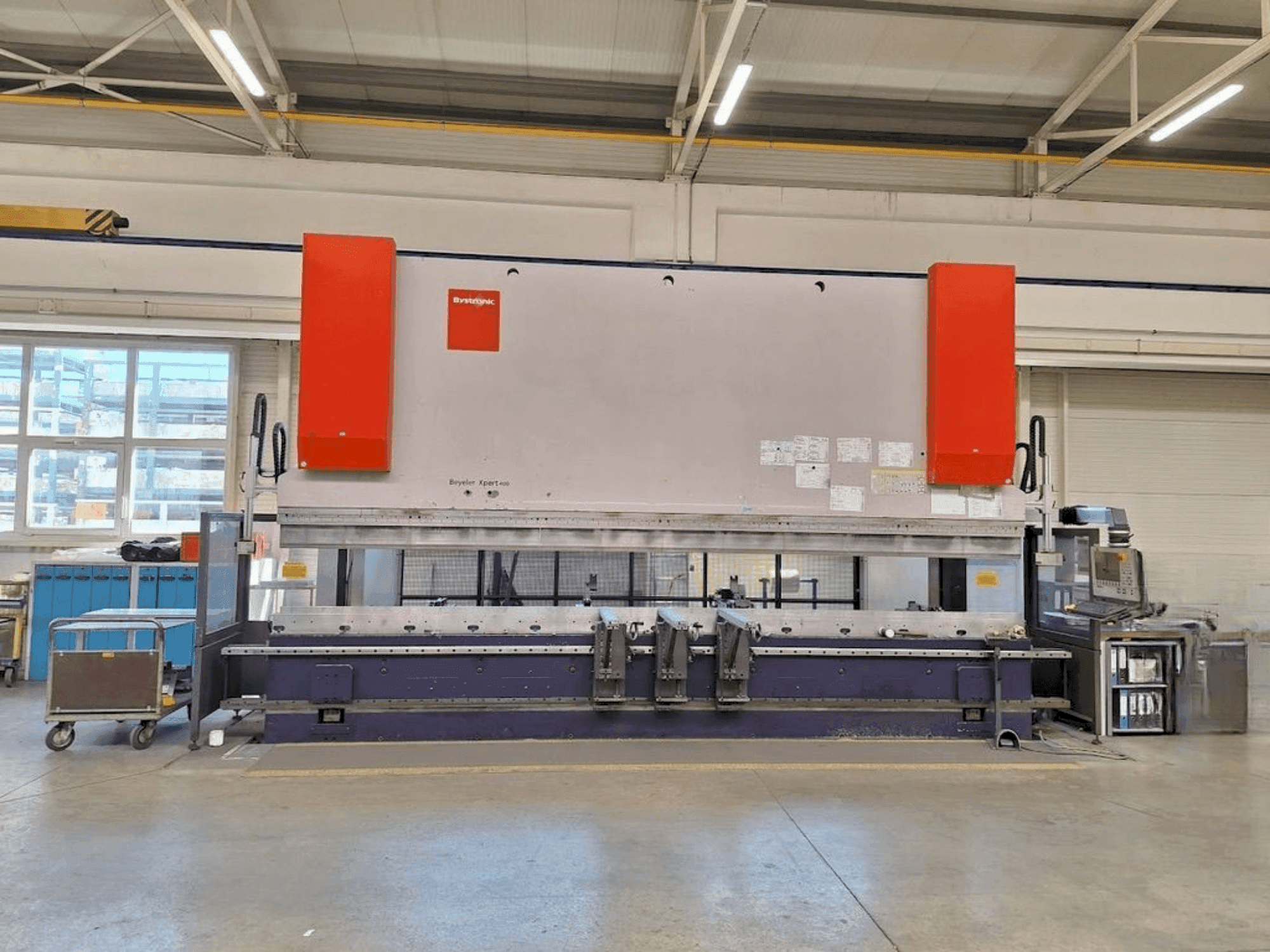 Masina Bystronic BEYELER XPERT 400 x 6200 eestvaade