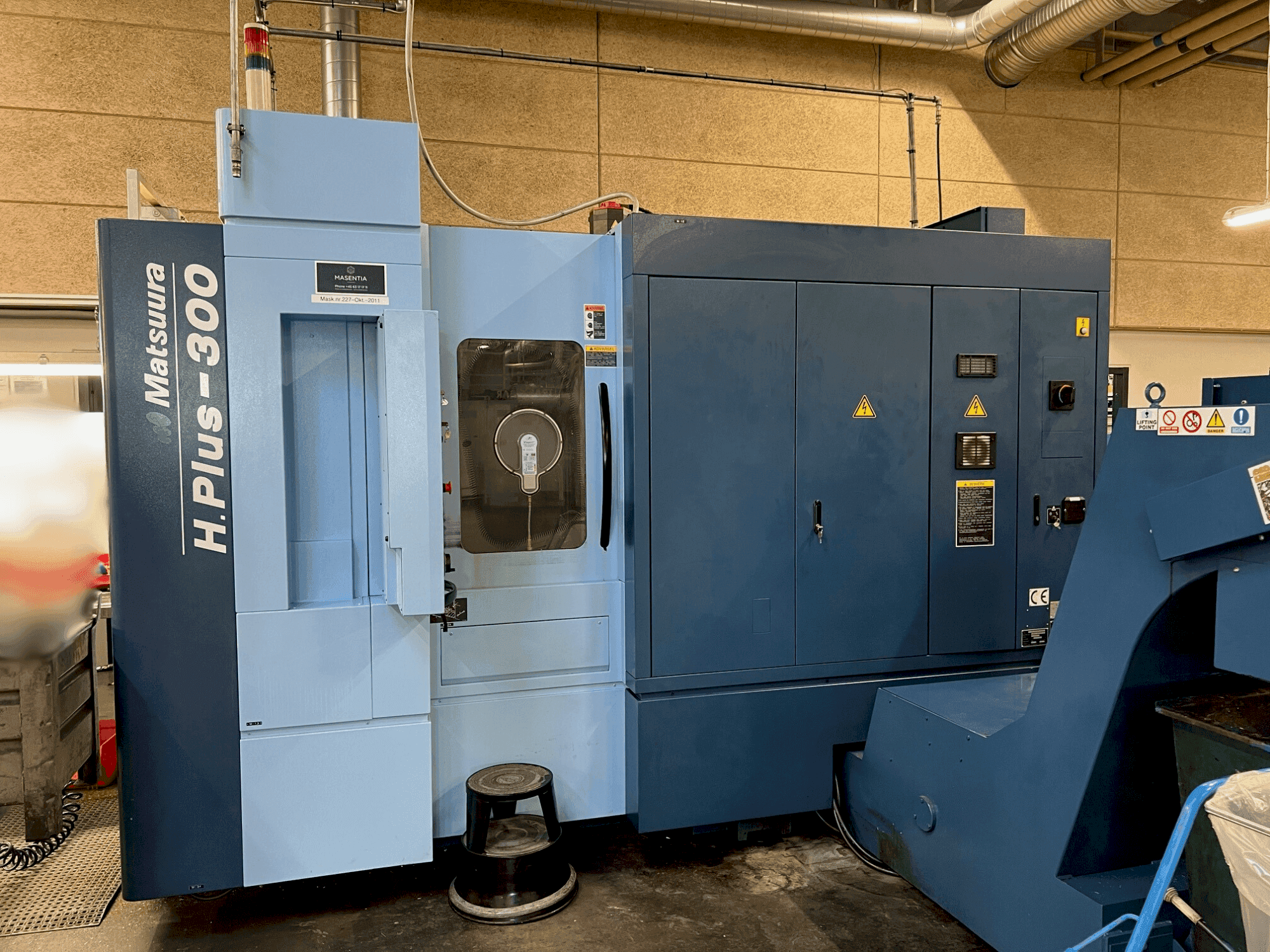 Masina Matsuura H.PLUS-300 eestvaade