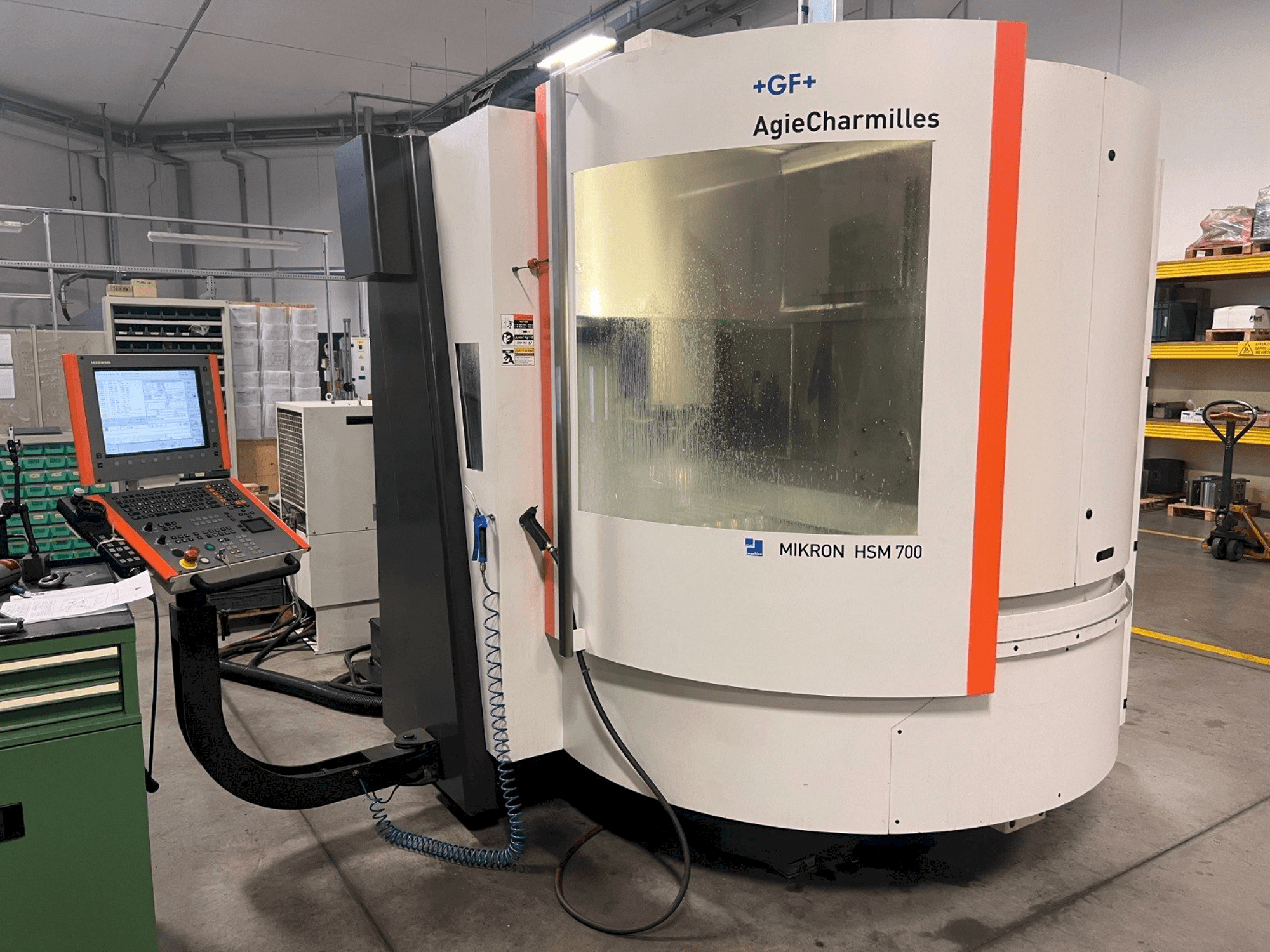 Masina AgieCharmilles MIKRON HSM 700 eestvaade