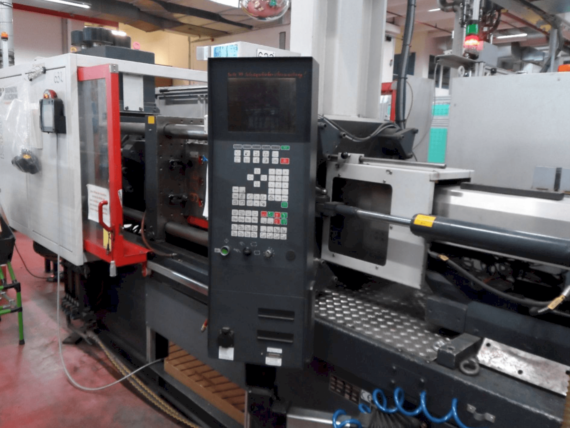 Masina FERROMATIK MILACRON K-Tec 160S eestvaade