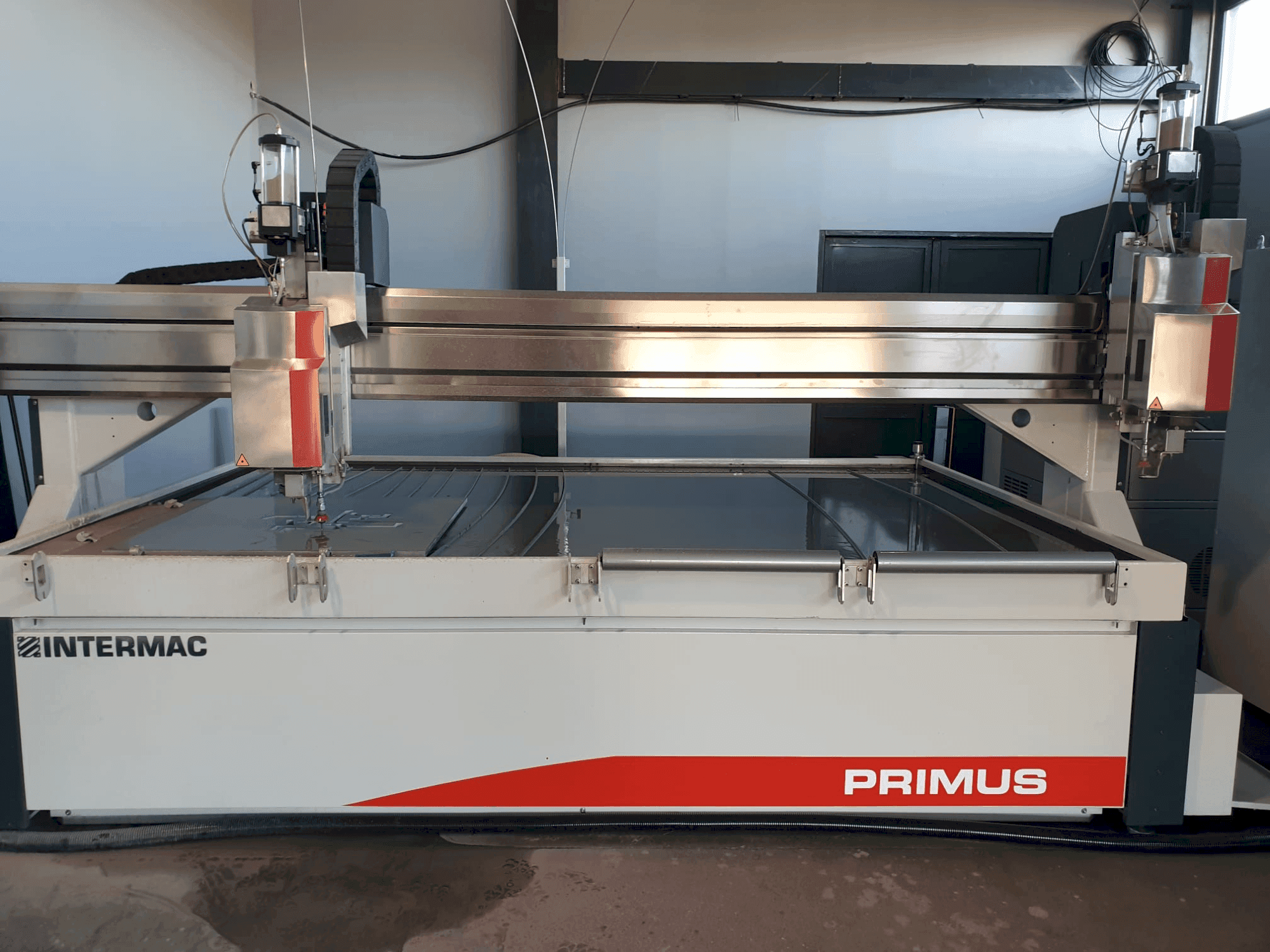 Masina Intermac Primus 322 eestvaade