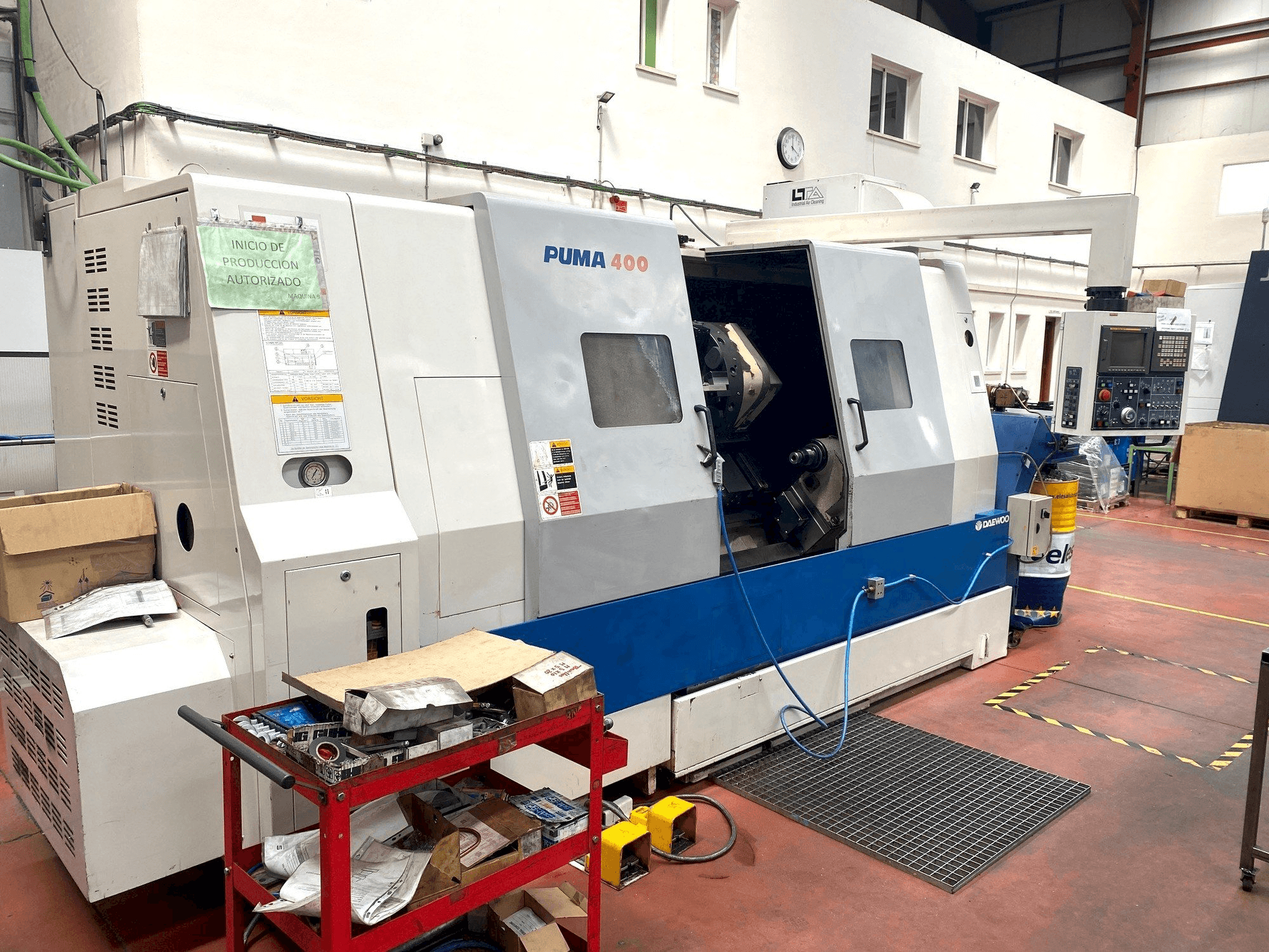 Masina DAEWOO PUMA 400 eestvaade