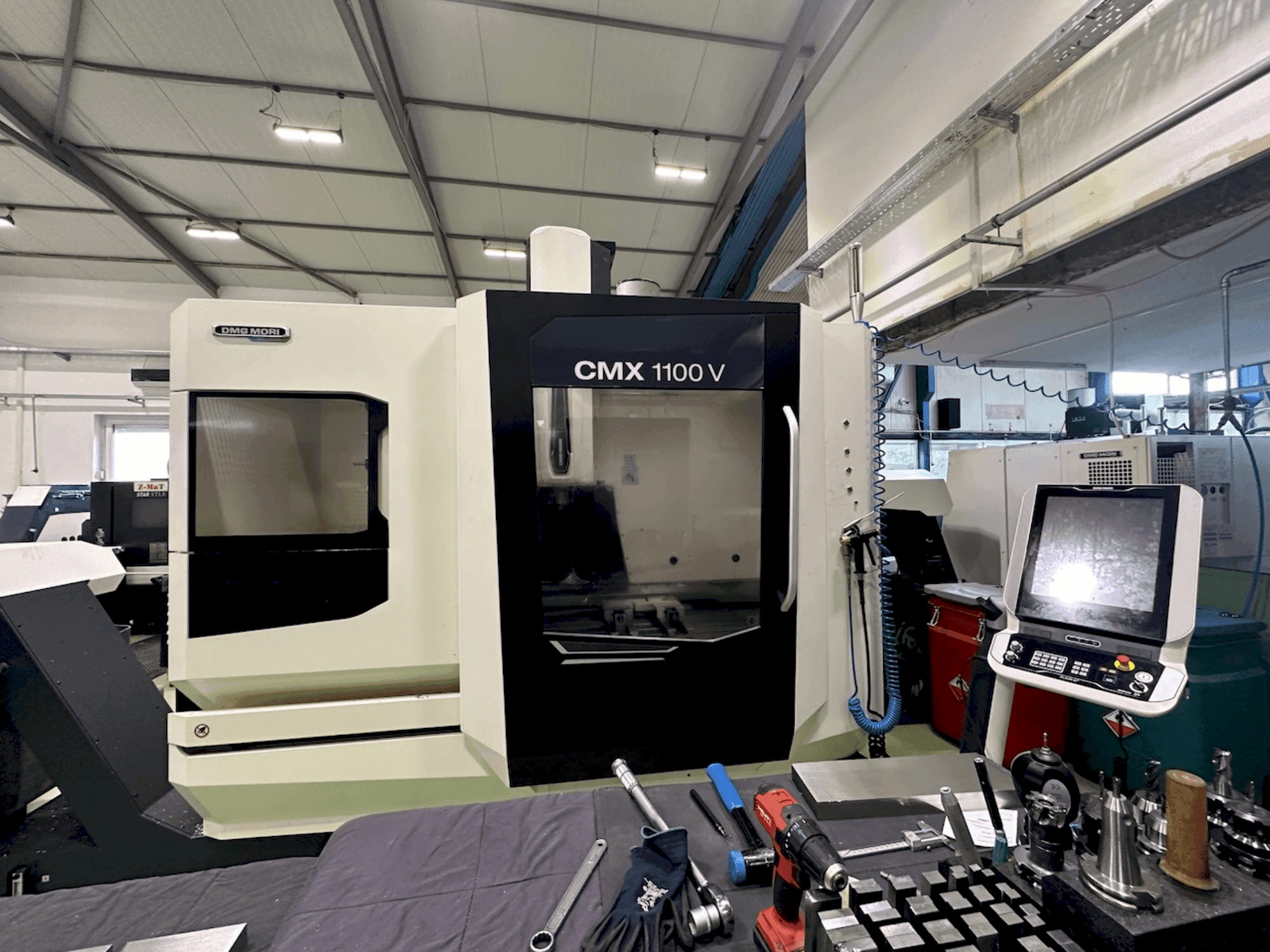 Masina DMG MORI CMX 1100 V eestvaade