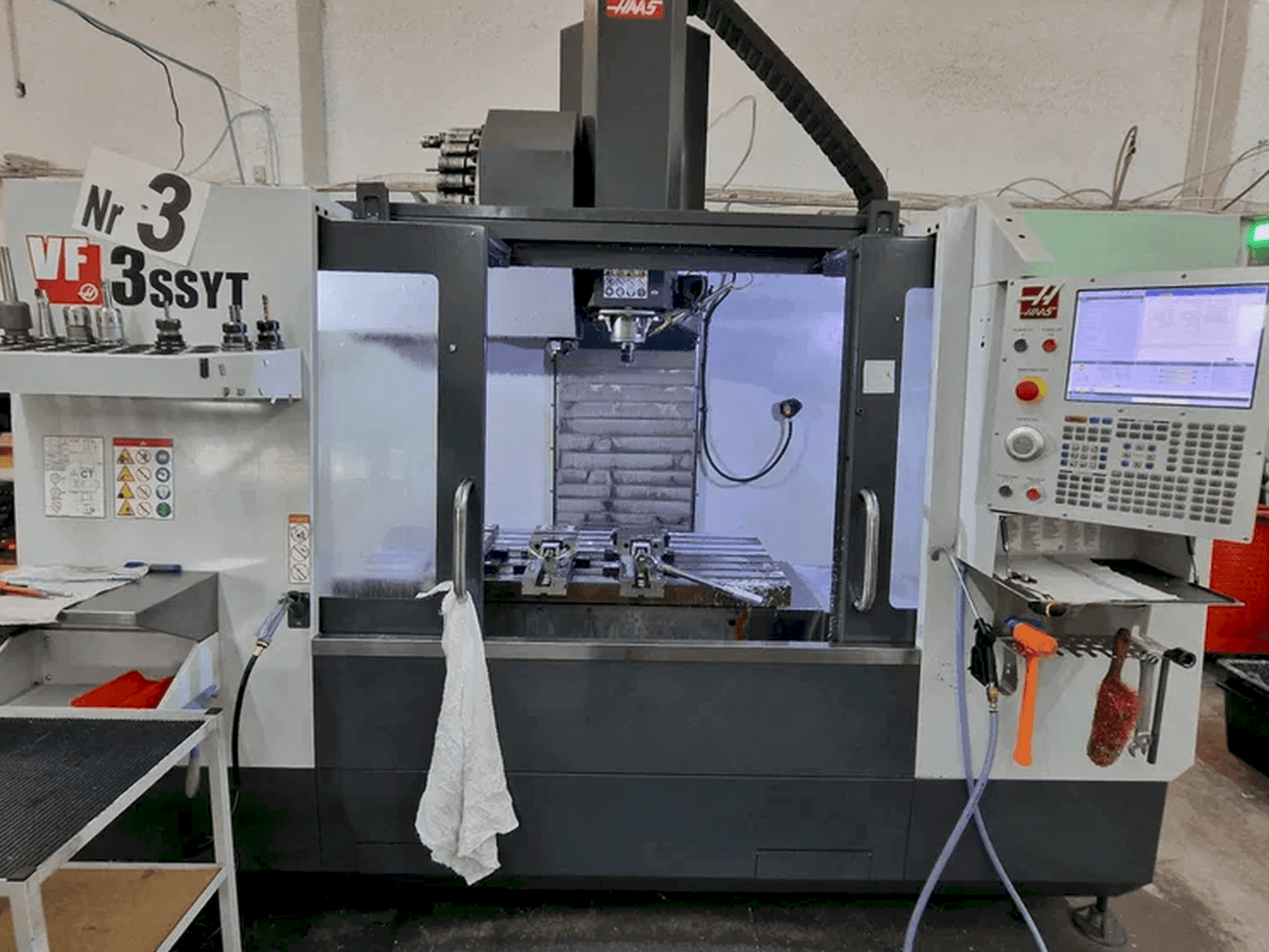 Masina HAAS VF-3 SSYT eestvaade