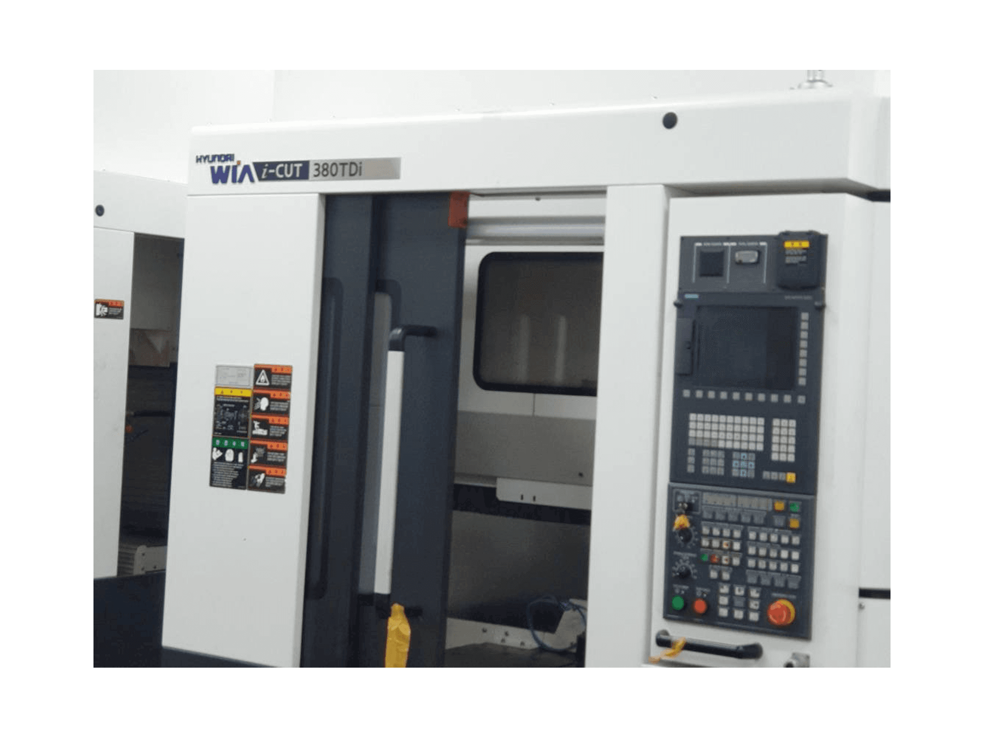 Masina Hyundai Wia i-CUT380TDi eestvaade