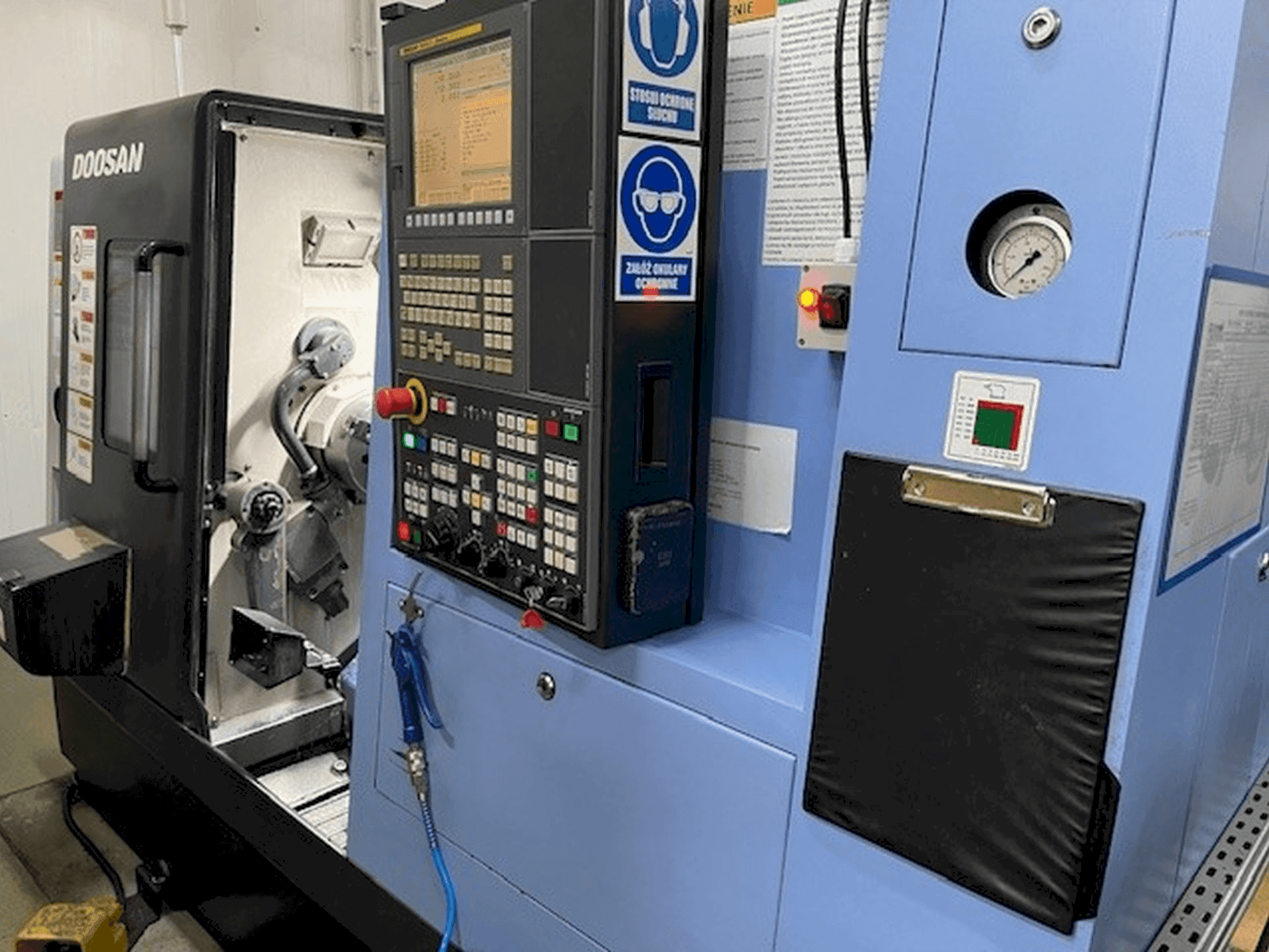 Masina DOOSAN Lynx 220 LMA eestvaade