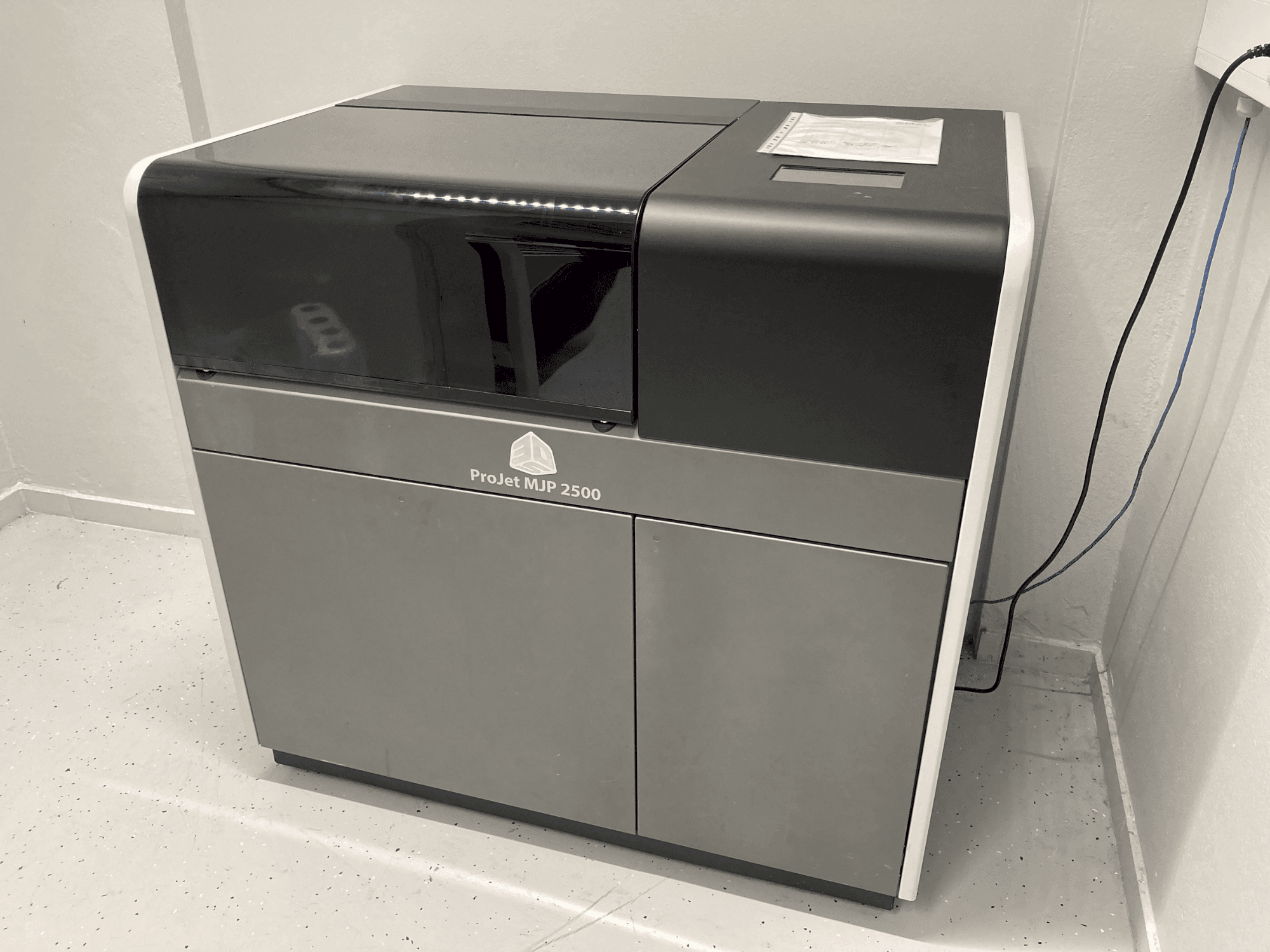 Masina 3DSYSTEMS Projet 2500 Plus eestvaade