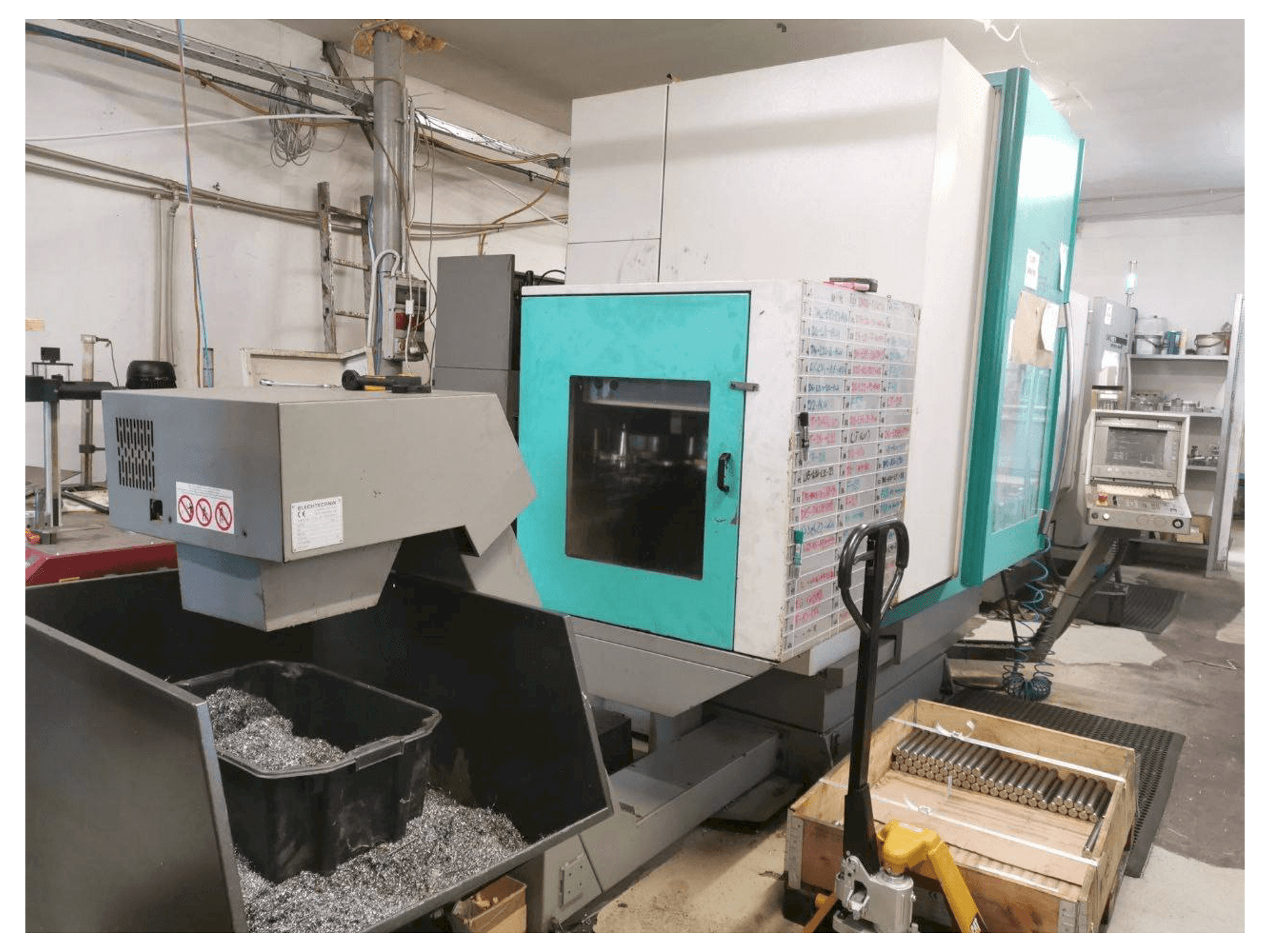 Masina DECKEL MAHO 70 V eestvaade