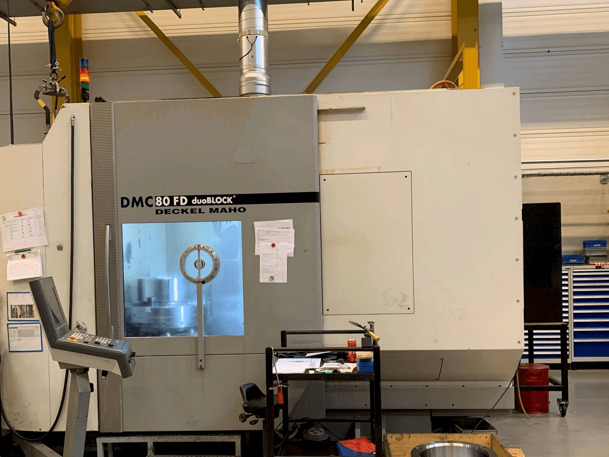 Masina DECKEL MAHO DMC 80 FD duoBLOCK eestvaade