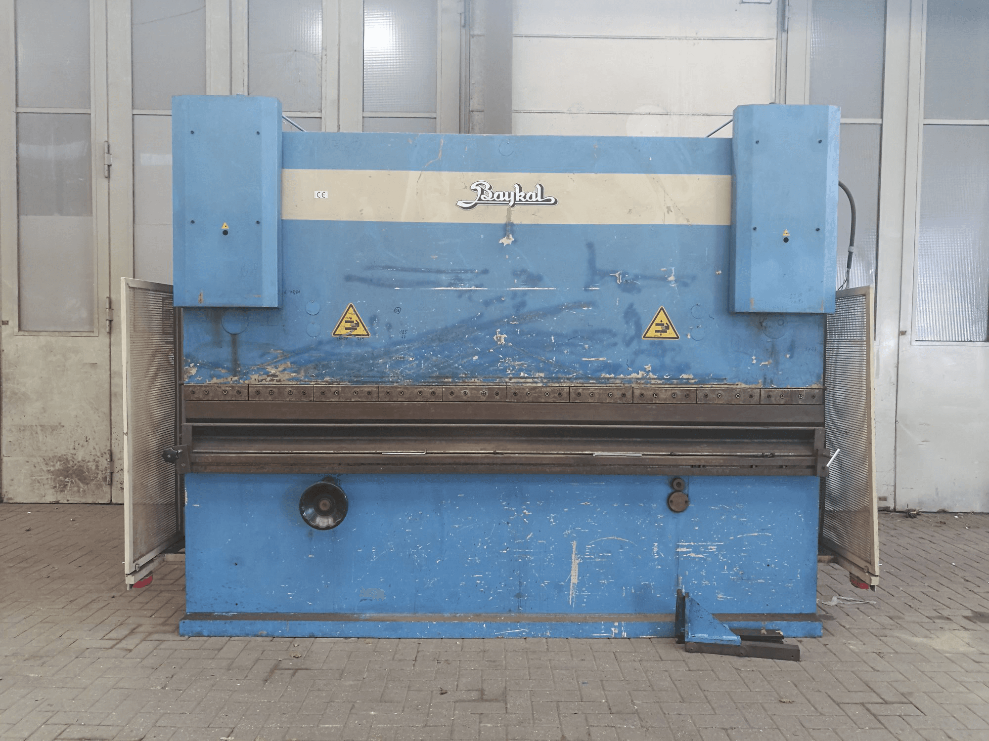 Masina Baykal APH 3112x220 eestvaade